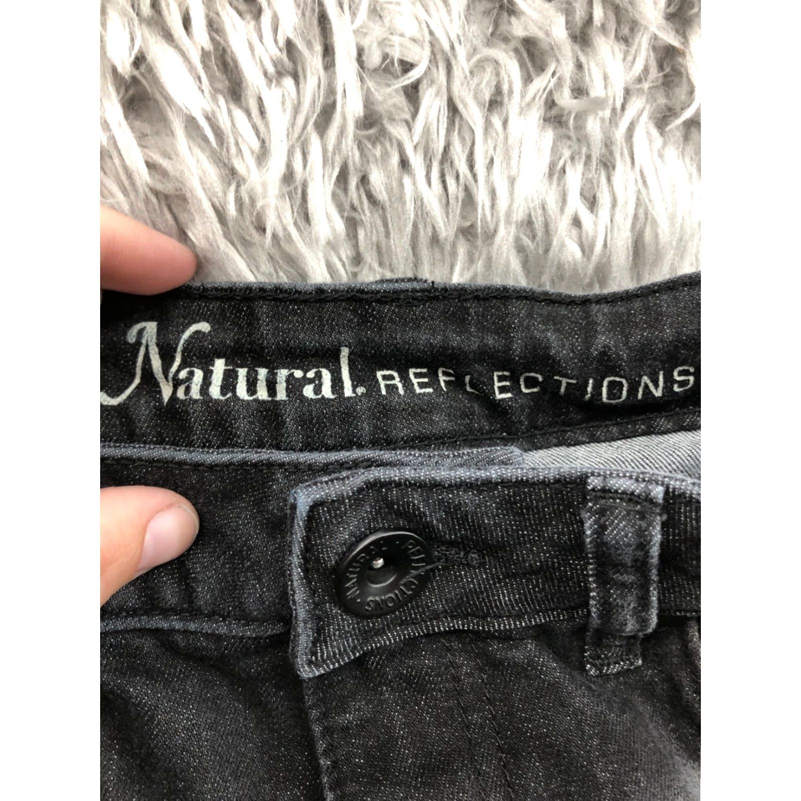 Vintage Natural Reflections Shorts Bermuda Denim Dark Wash Black 2 Womens Mid Rise 27 in 6 in Inseam 5-Pocket Style Casual Size 26" / US 2 / IT 38 - 6 Thumbnail