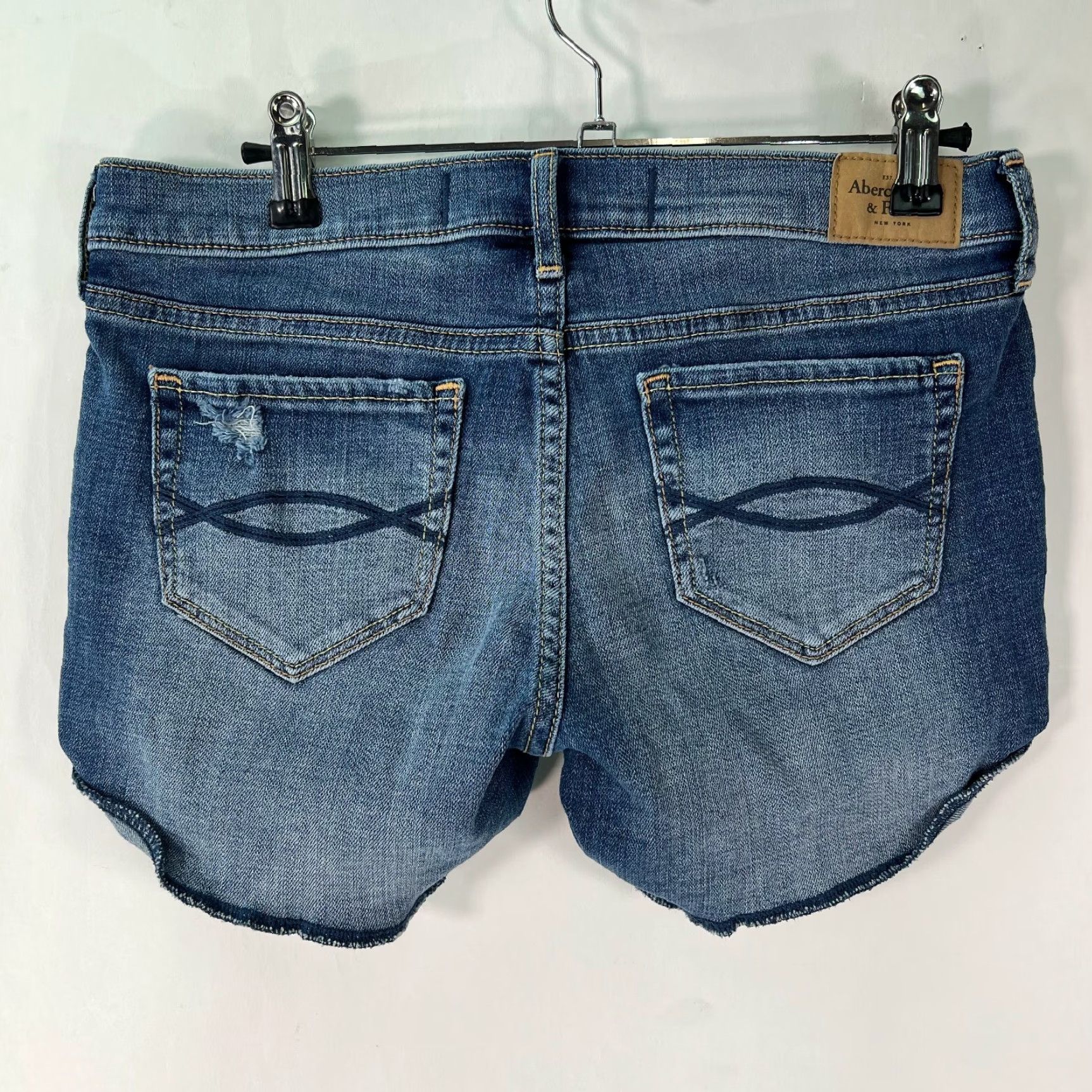 Abercrombie & Fitch Abercrombie And Fitch New York Womens Blue Denim Short Distressed Cut Off Size 4 Size 30" / US 8 / IT 44 - 2 Thumbnail