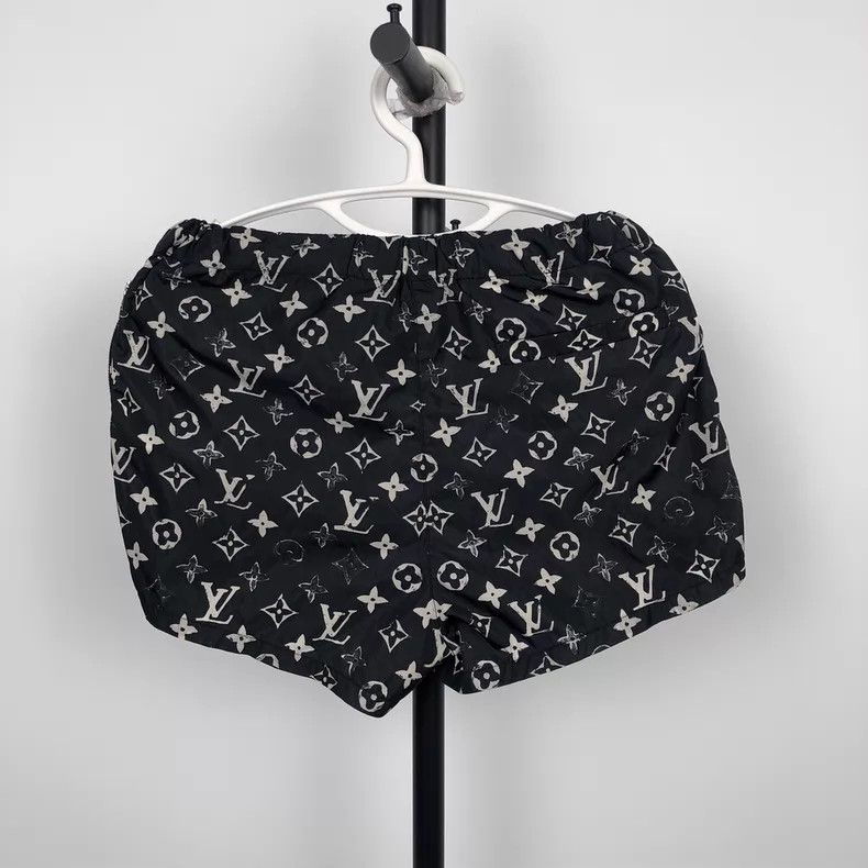 Louis Vuitton Louis Vuitton Black and white full-print presbyopic casual Size US 34 / EU 50 - 2 Thumbnail