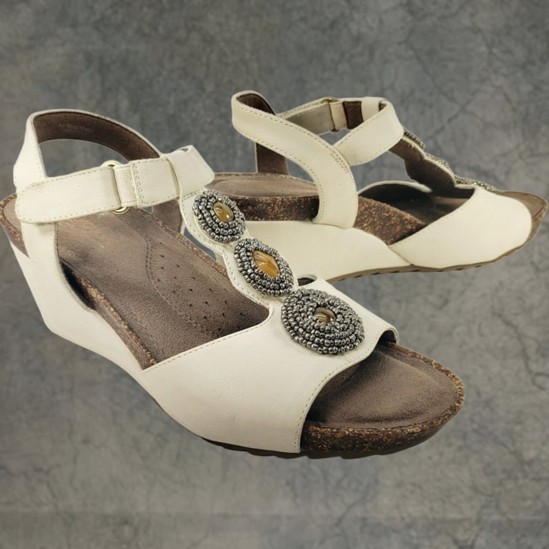 Vintage Natural Soul Tristin Wedge Sandals Women's Sz 9M Beige T-strap with Ornaments Size US 9 / IT 39 - 1 Thumbnail