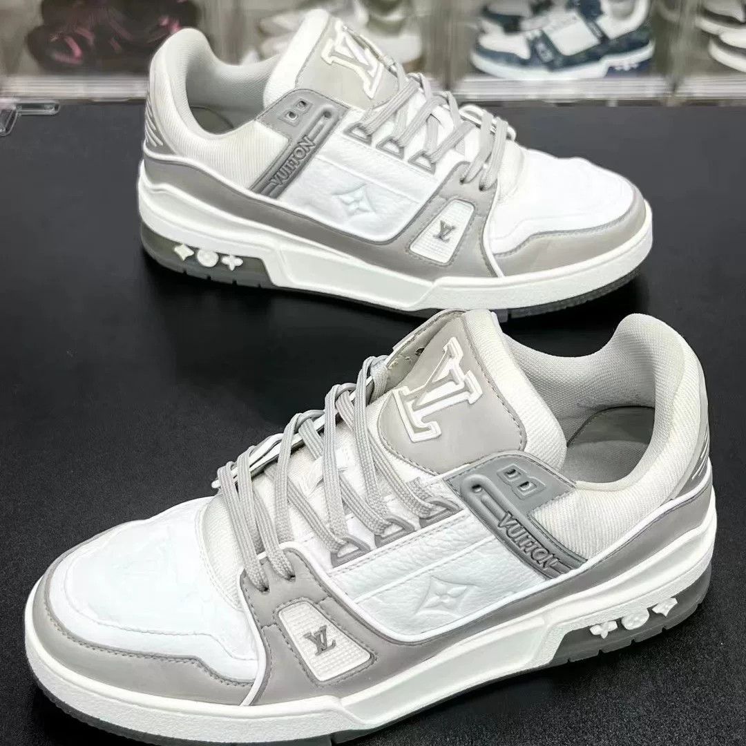 Louis Vuitton Louis Vuitton White Designer Casual Size US S / EU 44-46 / 1 - 1 Thumbnail