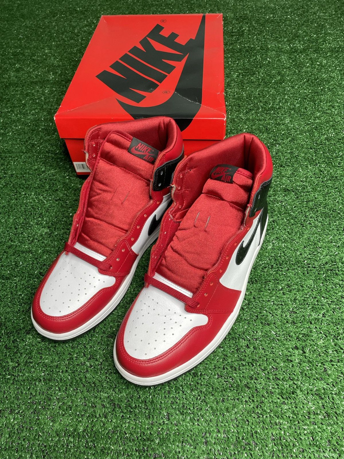 Jordan Brand Air Jordan 1 “Satin Snakeskin” Size US 10.5 / EU 43-44 - 2 Thumbnail