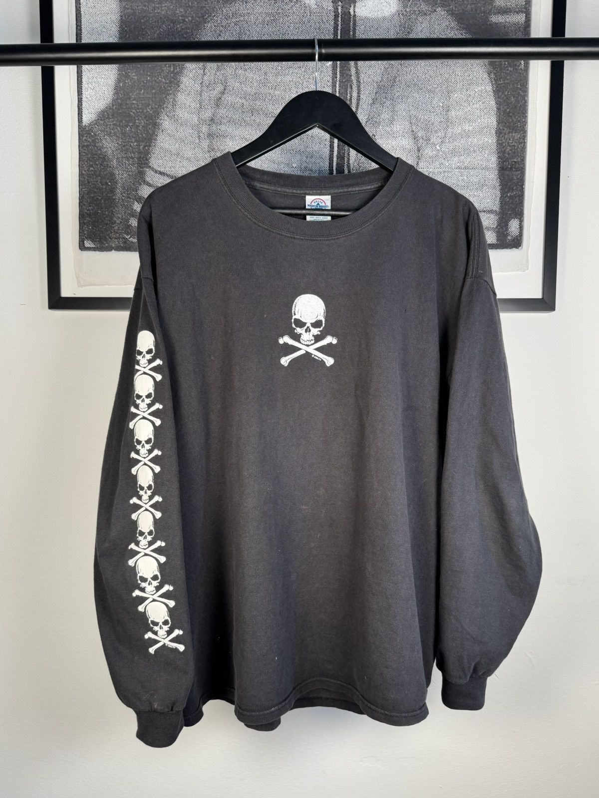 Vintage FADED 2002 ☠️ FASHION VICTIM SKULL & CROSSBONES LONG SLEEVE Size US XL / EU 56 / 4 - 1 Thumbnail