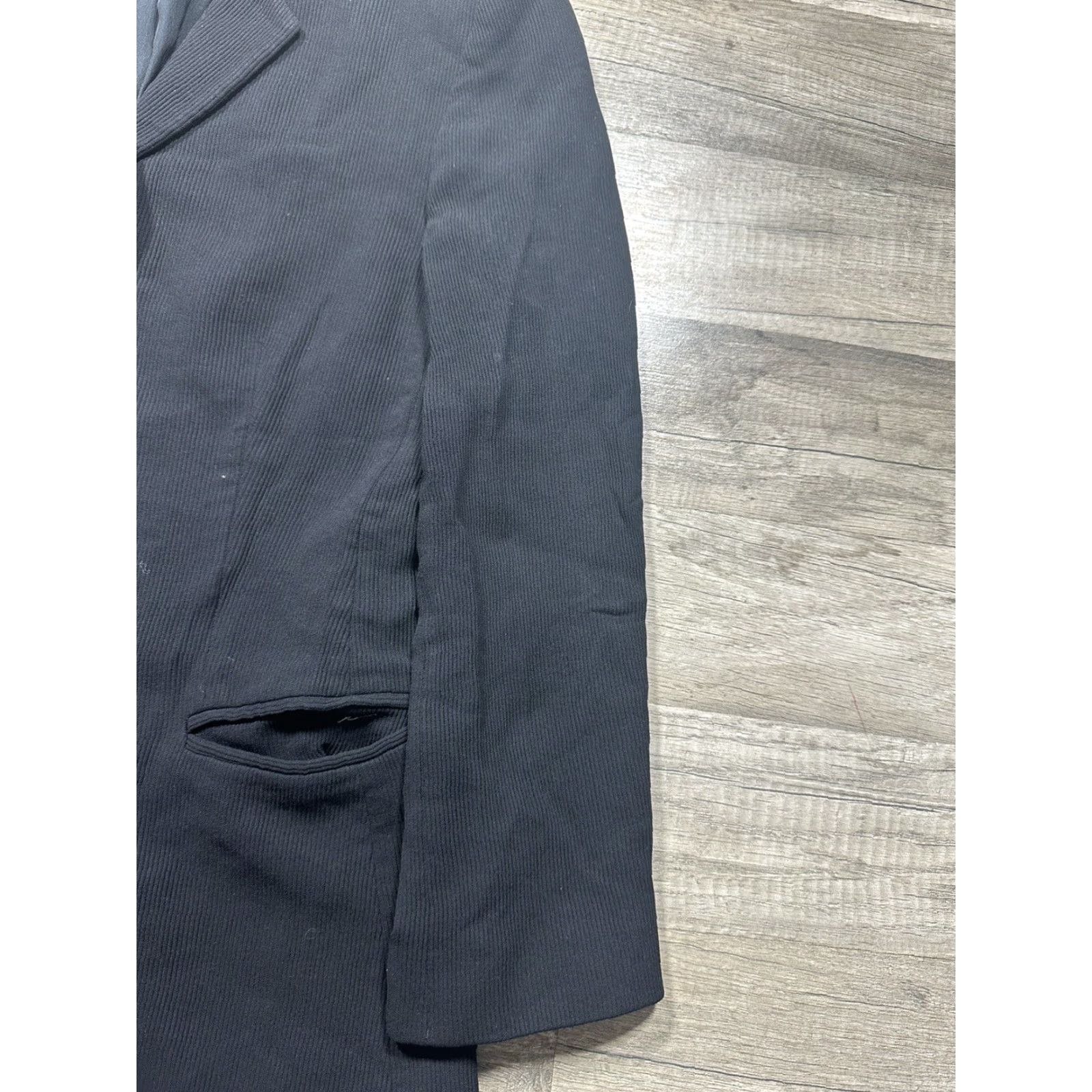 Armani Armani Collezioni Blazer Women Long Sleeve 2 Black V-Neck 3 Button Wool Blend Blazer Size XS / US 0-2 / IT 36-38 - 6 Thumbnail