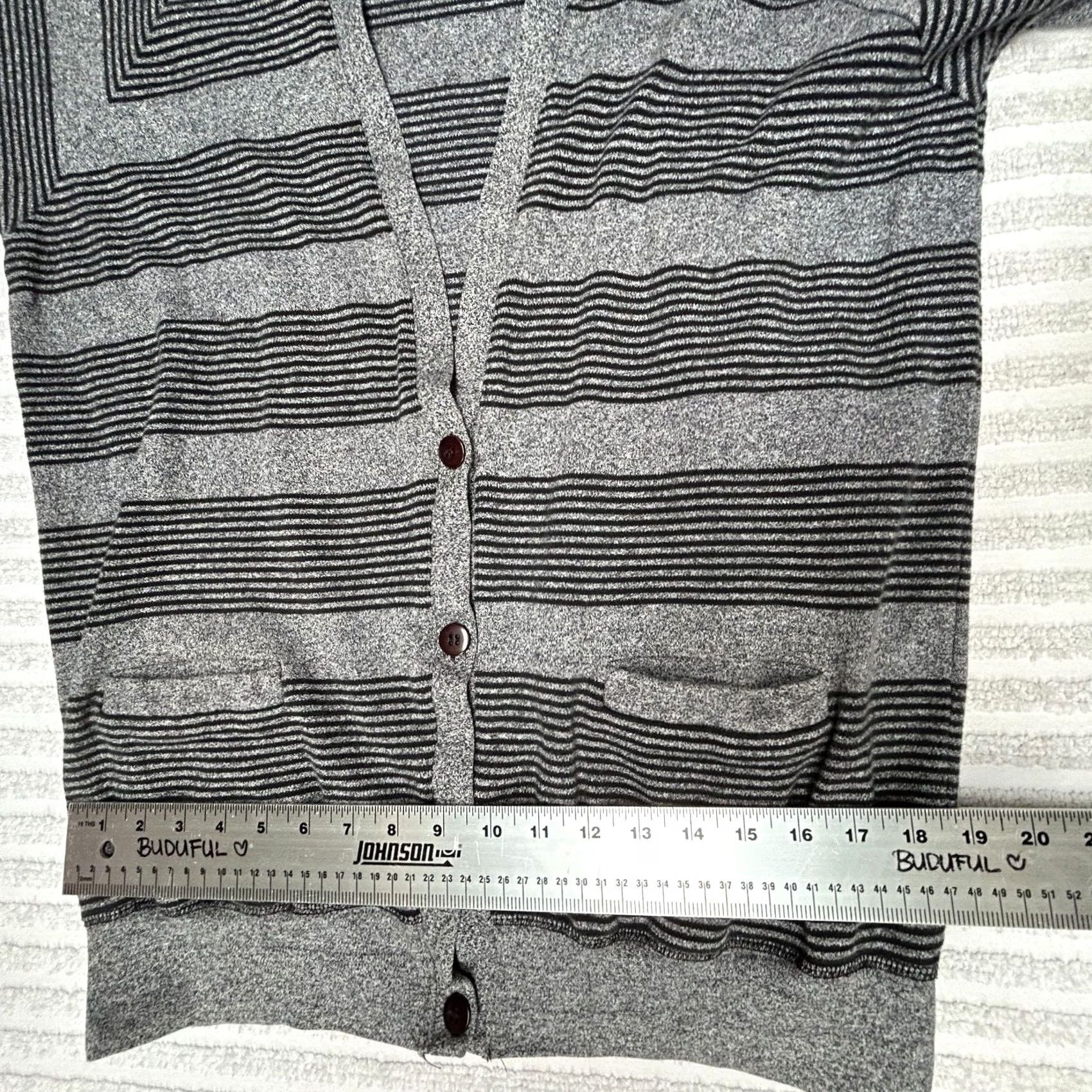 Vintage White Wheeler & Martha Womens Cardigan Sweater Button Front V-Neck Striped Large Gray Cotton Knit Pullover Flat Measurements L Womens Cardigan Size L / US 10 / IT 46 - 7 Thumbnail