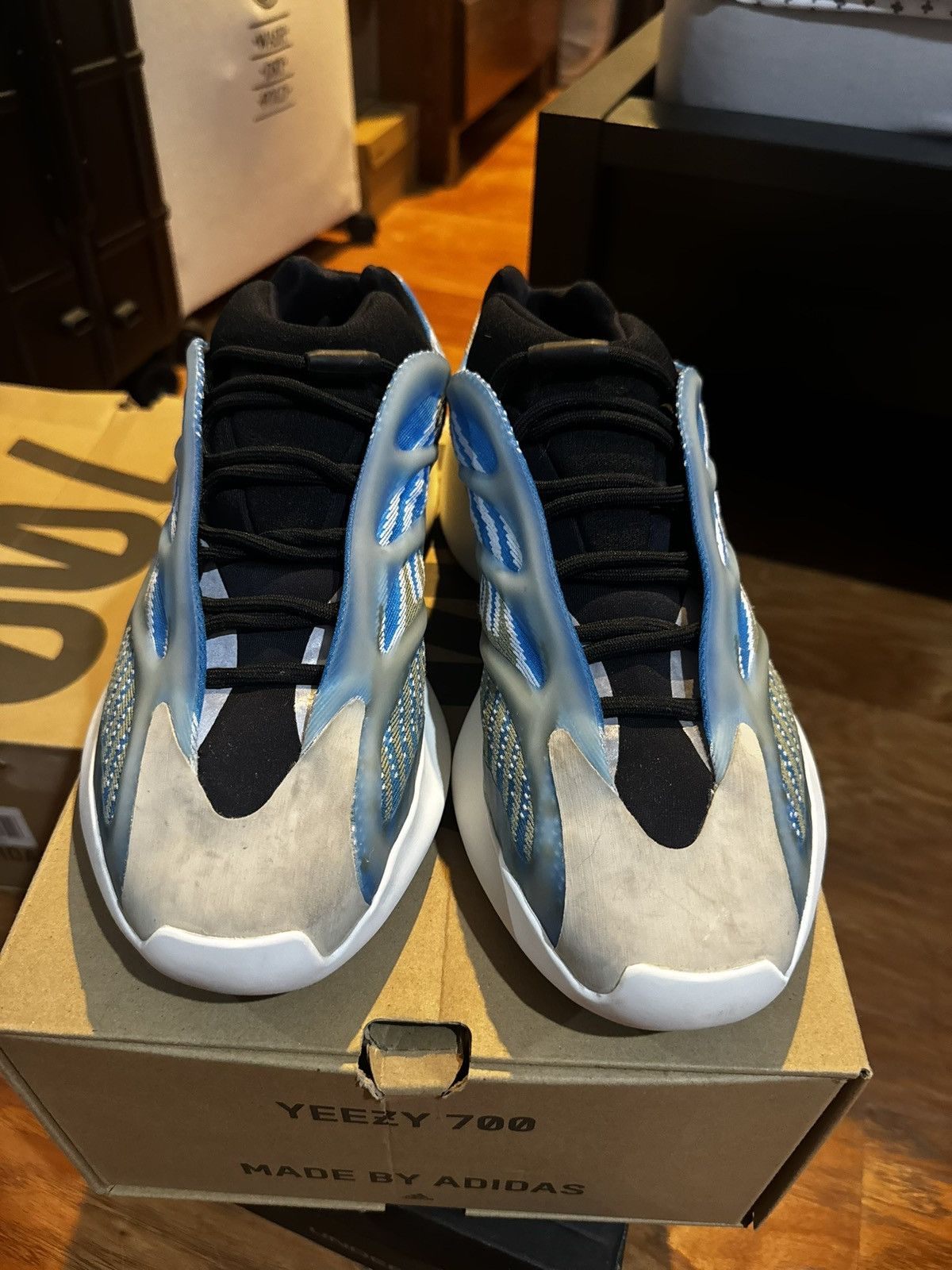 Yeezy Yeezy 700 V3 “Arzareth” Size US 10.5 / EU 43-44 - 2 Thumbnail