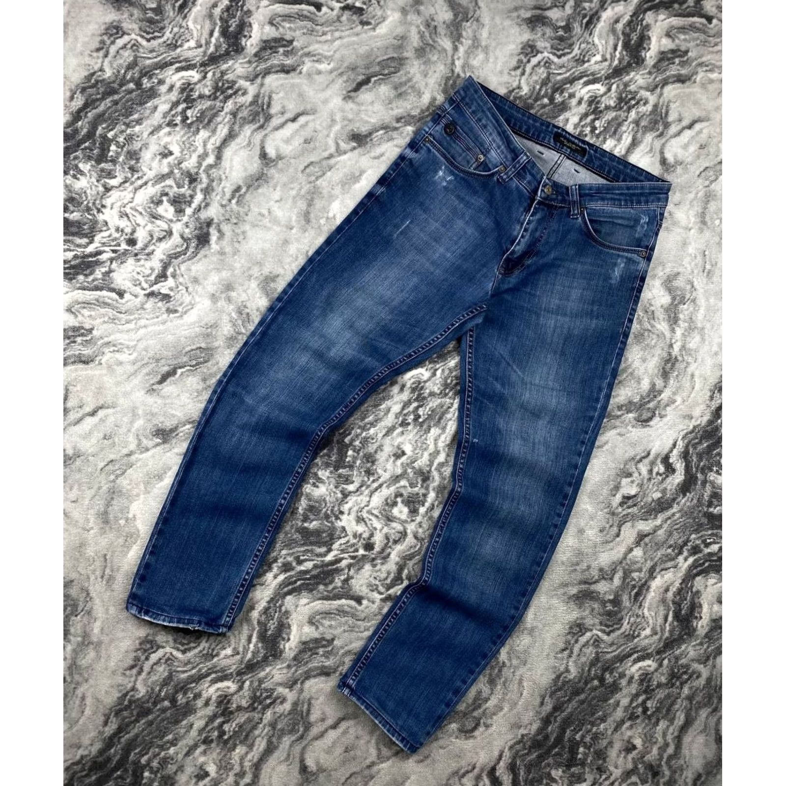 Dolce & Gabbana VINTAGE Dolce&Gabbana Denim Jeans Metal Logo Men Size 32 Blue Jeans 5-Pocket Design Regular Straight 32in Inseam Mens Size US 32 / EU 48 - 6 Thumbnail