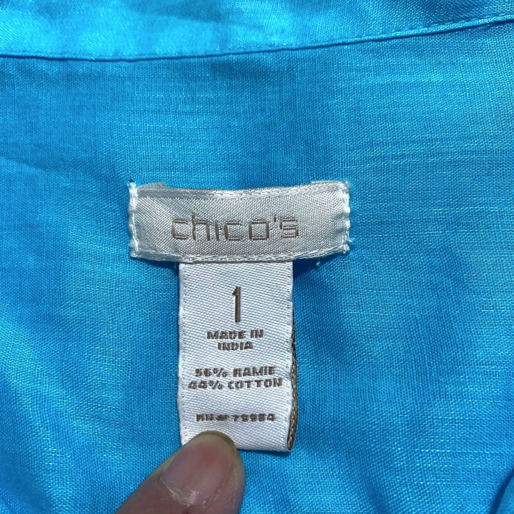 Vintage Chico's Womens Medium Shirt Solid Blue Long Sleeve Button-Up Lightweight Size M / US 6-8 / IT 42-44 - 3 Thumbnail