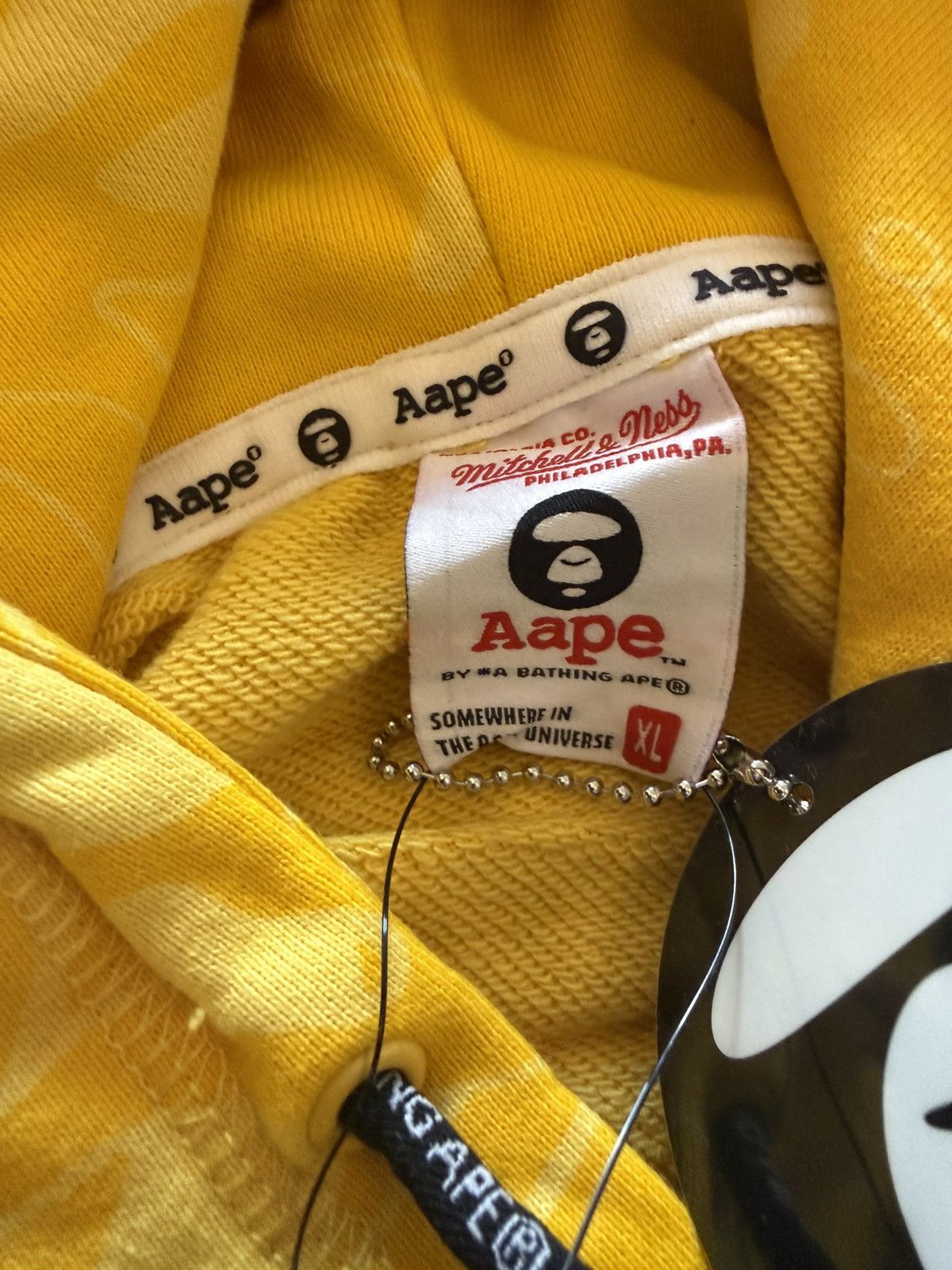 Bape × Mitchell & Ness × NBA AAPE By A Bathing Ape Lakers Hoodie Yellow Camo XL NBA MN Size US XL / EU 56 / 4 - 6 Thumbnail