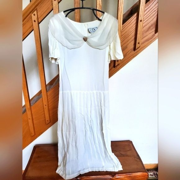Designer Caren Desiree & Co. Ivory Embellished Event Short Slv Elegan Size M / US 6-8 / IT 42-44 - 1 Thumbnail
