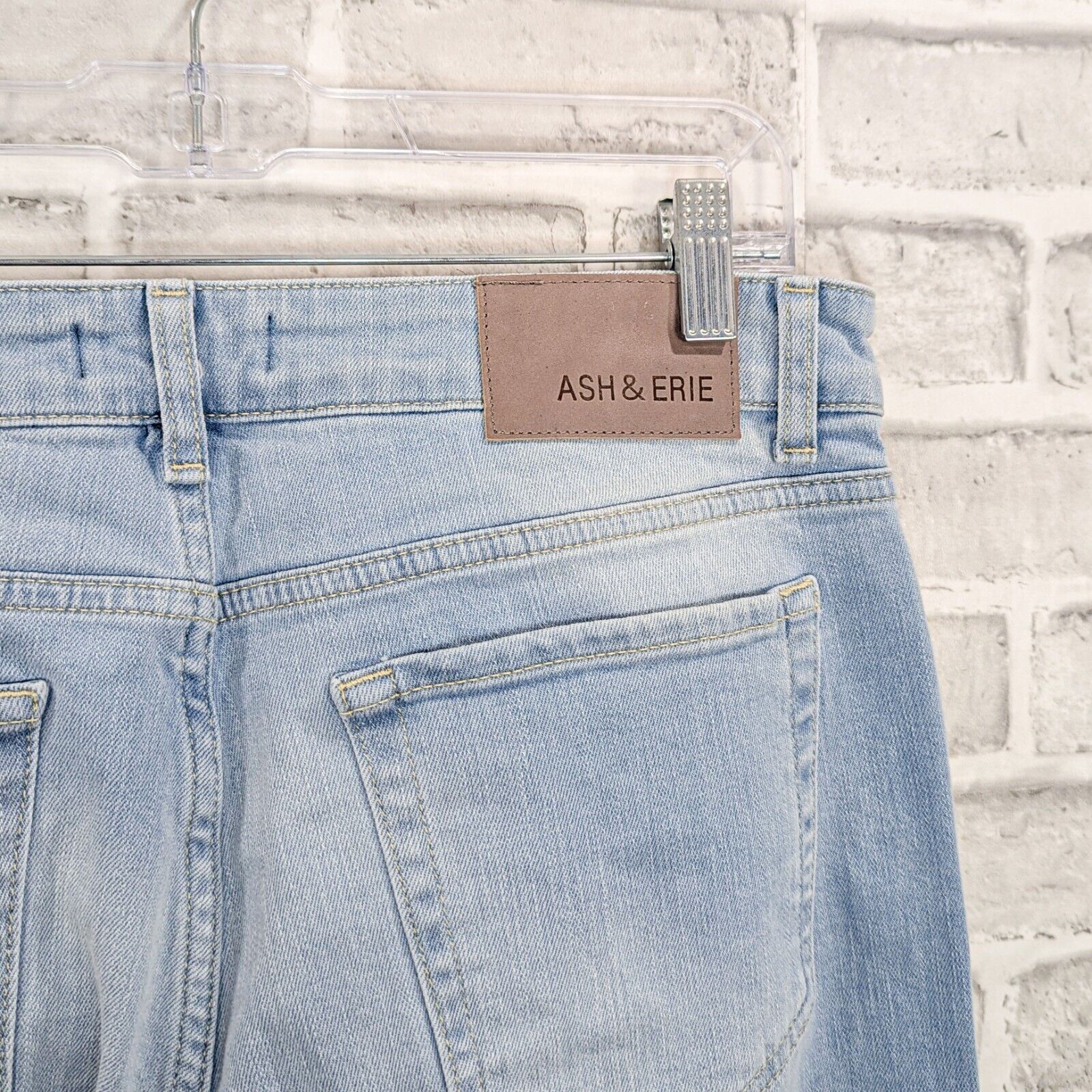 Designer ASH & ERIE Men's Midtown Denim Jeans in Light Wash blue Size US 33 - 9 Thumbnail