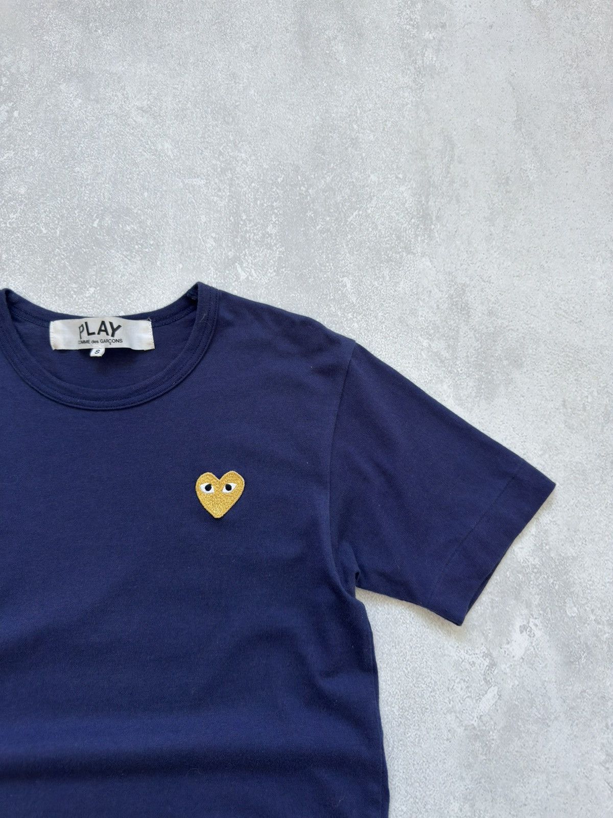 Comme des Garcons Vintage Comme Des Garcons Play Gold Blue Heart Shirt Y2K Size US S / EU 44-46 / 1 - 3 Thumbnail