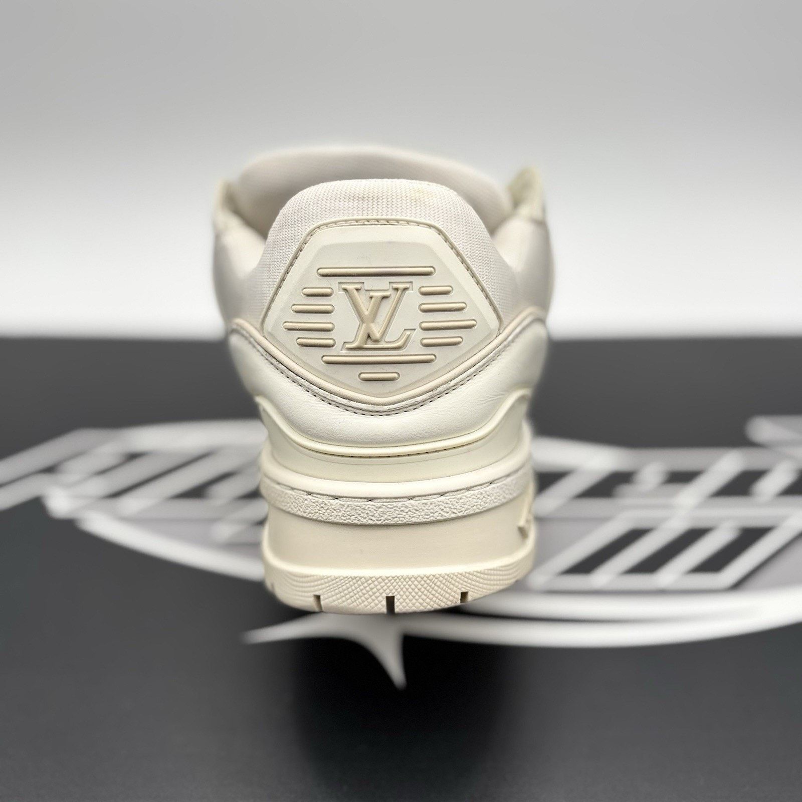 Louis Vuitton (10-10.5 US) Louis Vuitton Maxi Trainer ' White ' Size US 10 / EU 43 - 3 Thumbnail