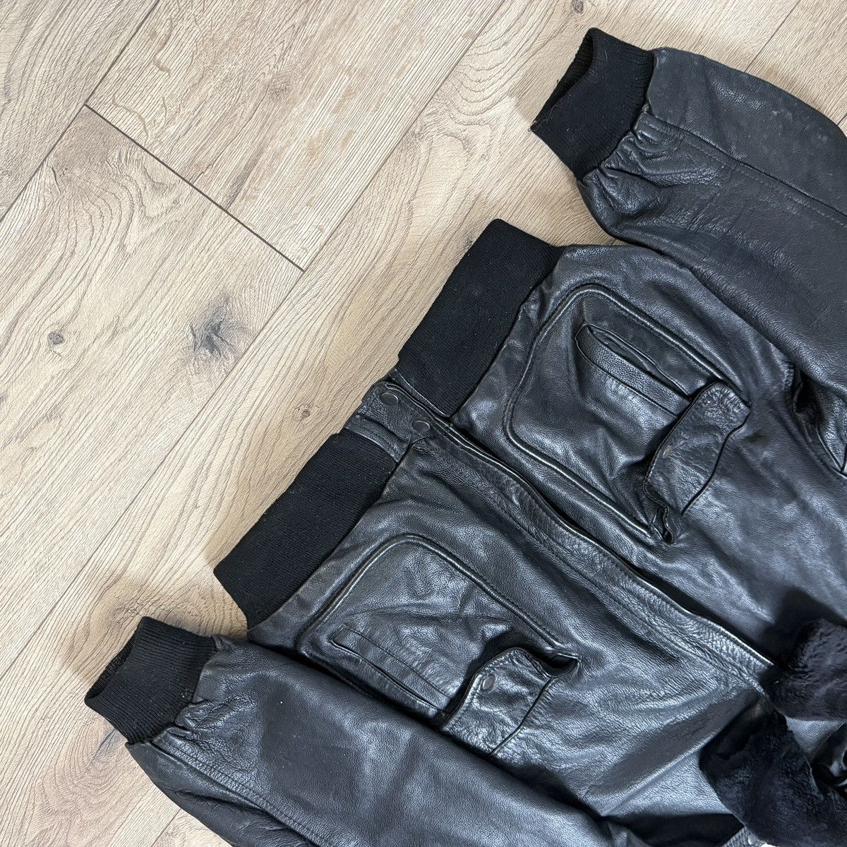 Leather Vintage Leather Jacket Style Pilot Y2K 90s USA Size US M / EU 48-50 / 2 - 5 Thumbnail