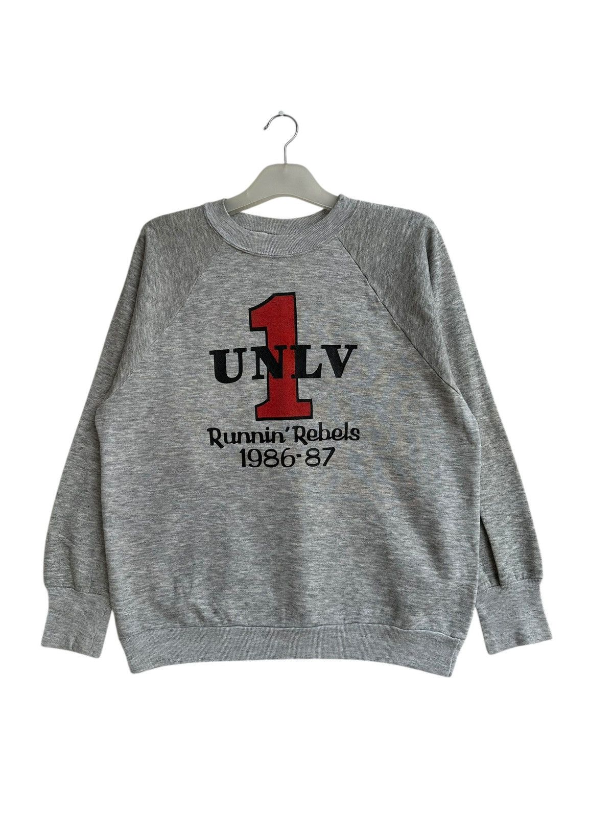 Vintage Vintage University Nevada Las Vegas Runnin’ Rebels 86/87 Size US L / EU 52-54 / 3 - 1 Thumbnail