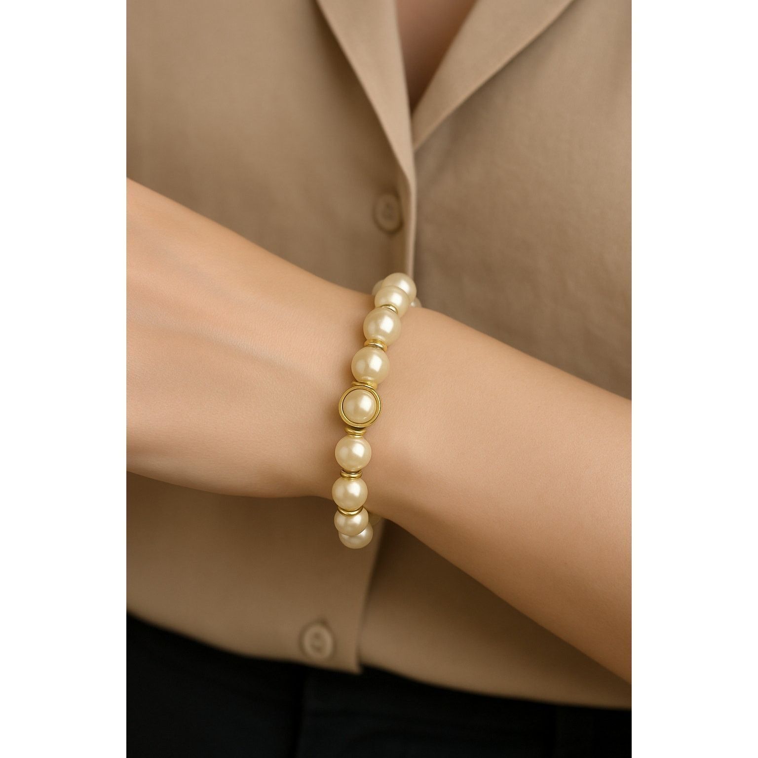 Other Vintage Gold Tone Faux Pearl Stretch Bracelet Classic Beaded Size ONE SIZE - 1 Thumbnail