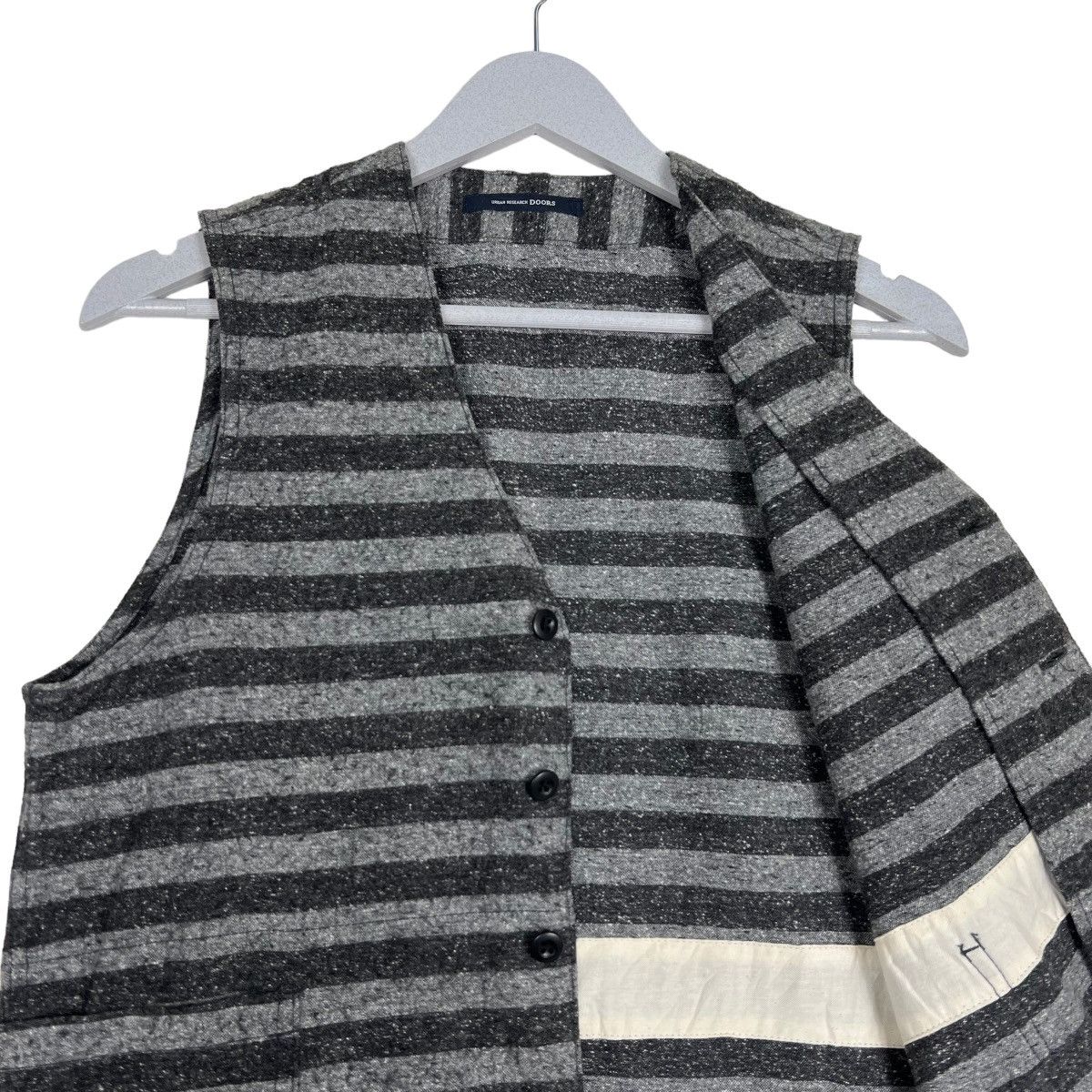 URBAN RESEARCH DOORS 🔥 URBAN RESEACH DOOR PRISONER VEST Size US M / EU 48-50 / 2 - 10 Thumbnail