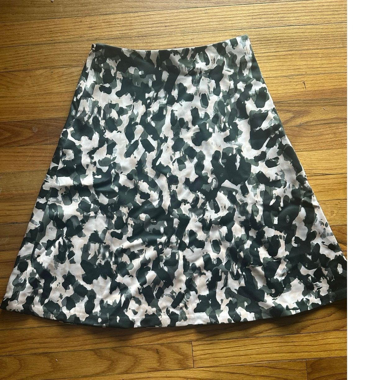 H&M H&M Olive Green & Beige Abstract Camo A-Line Skirt – Size 6 Size 28" / US 6 / IT 42 - 1 Thumbnail