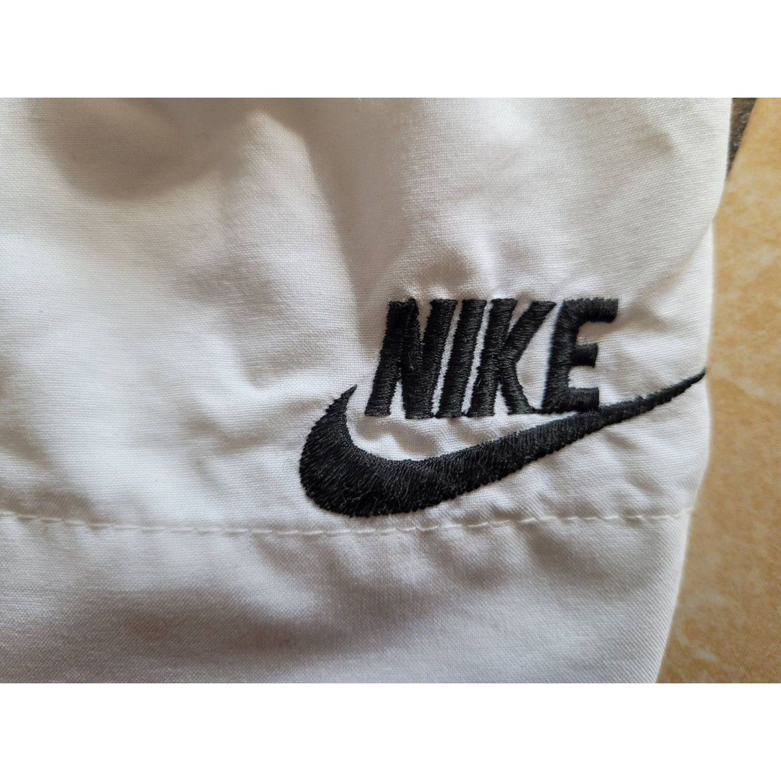 Nike Nike Vintage 90s Block Tag Nylon Shorts Size US 32 / EU 48 - 5 Thumbnail