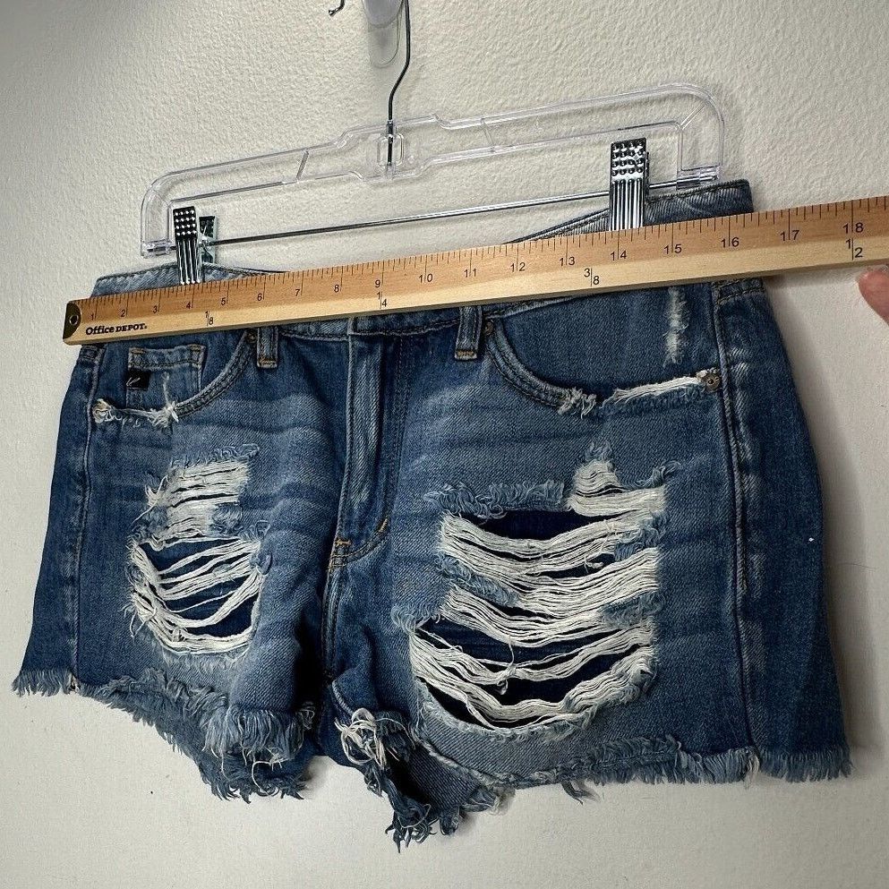 Other Kancan Medium Wash Mid-Rise Distressed Raw Hem Shorts 28 Size 28" / US 6 / IT 42 - 10 Thumbnail