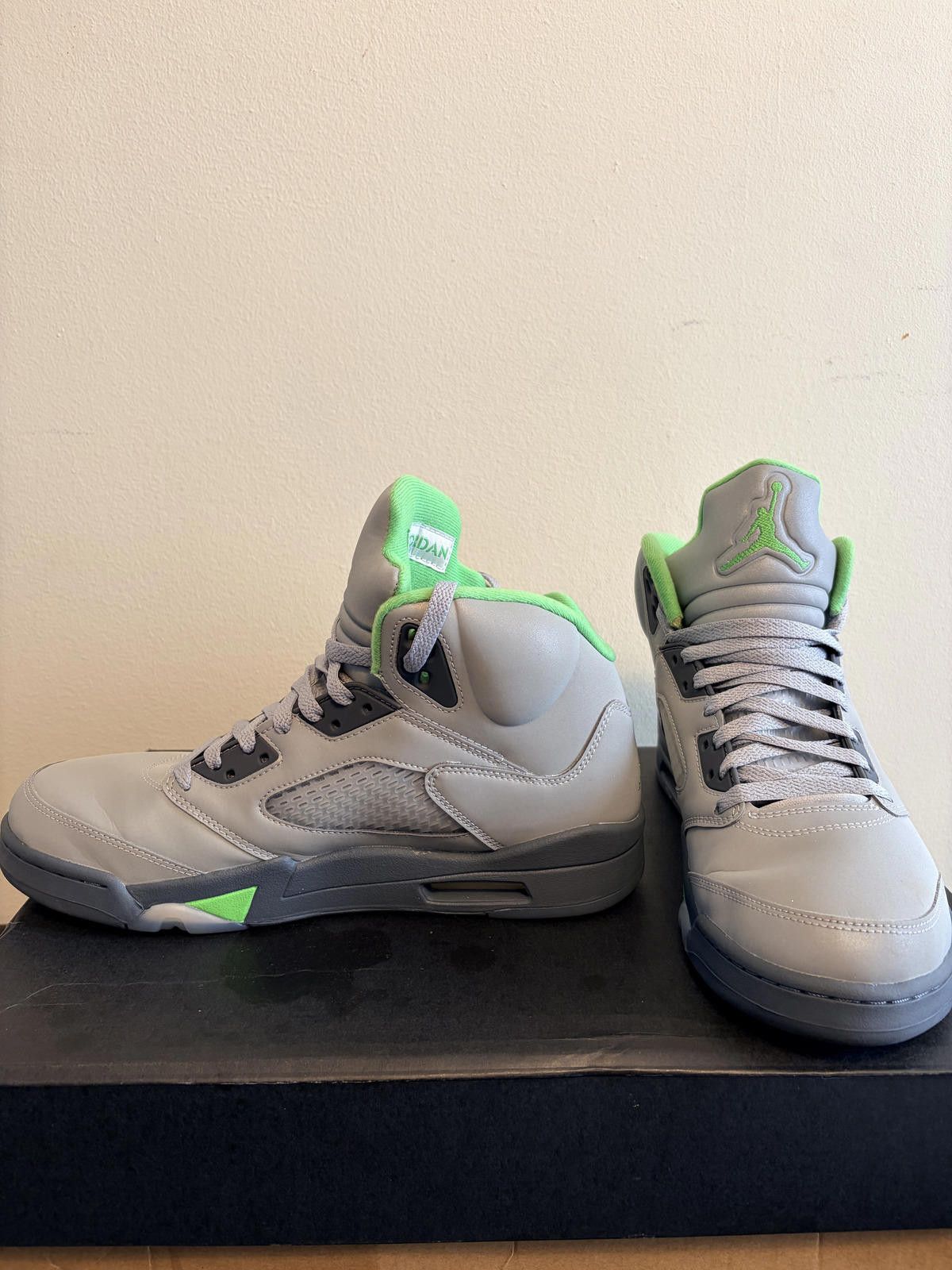 Jordan Brand Air Jordan 5 Retro Green Bean Silver/Grey Shoe (Size 10.5) Size US 10.5 / EU 43-44 - 6 Thumbnail