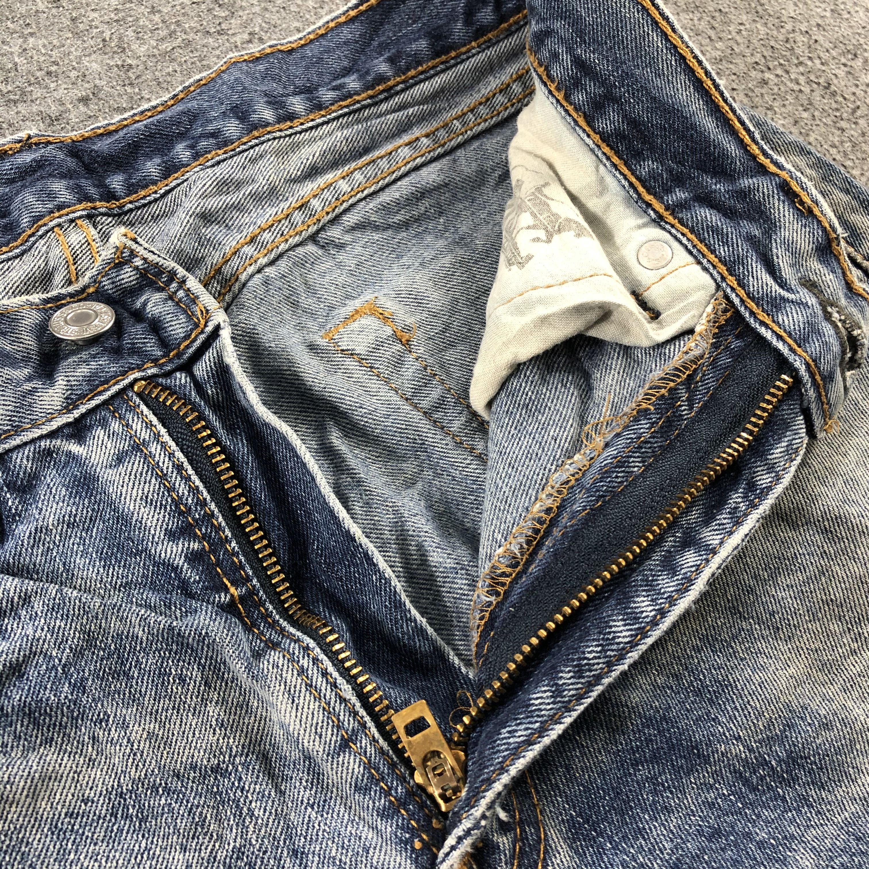 Levi's Vintage Blue Wash Levis 505 Jeans-J2564 Size US 29 - 11 Thumbnail