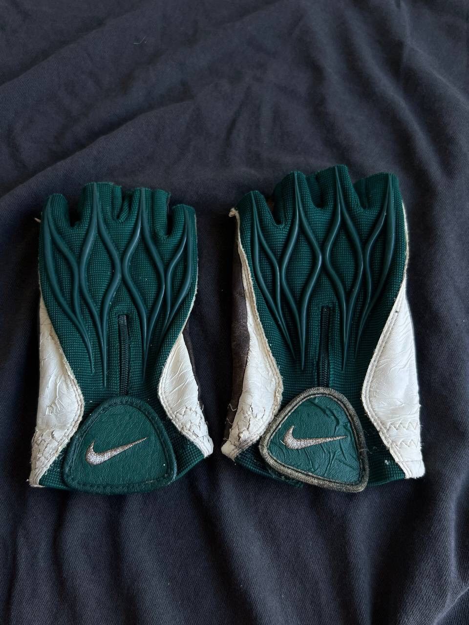 Nike 2000s Nike y2k Drill Gloves Forest Dark Green Geometric RARE Size ONE SIZE - 2 Thumbnail