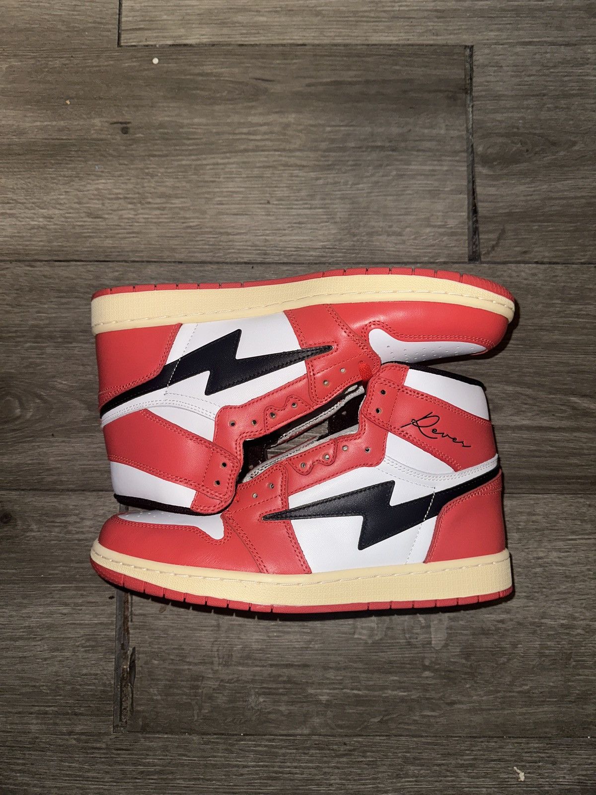 Air Jordan 1 Retro High Off-White Chicago