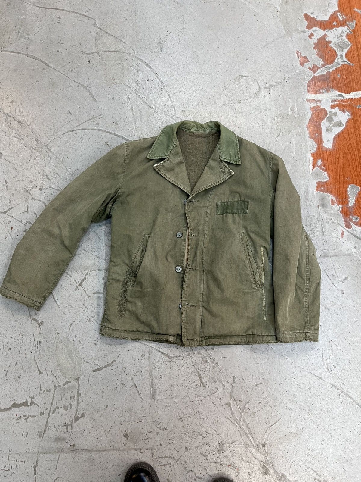 Vintage Perfect sun faded and Distressed 40s US NAVY N4 jacket Size US L / EU 52-54 / 3 - 3 Thumbnail