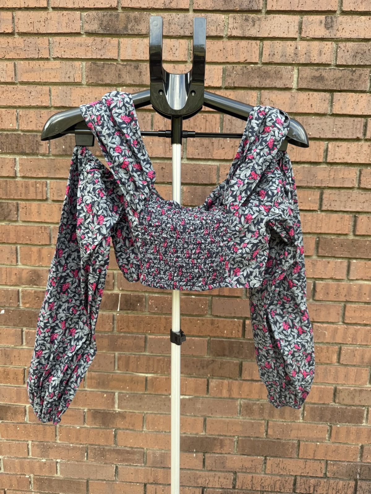Lovers and Friends Lovers + Friends Puff Sleeve Crop Top Off Shoulder Floral Size S / US 4 / IT 40 - 6 Thumbnail
