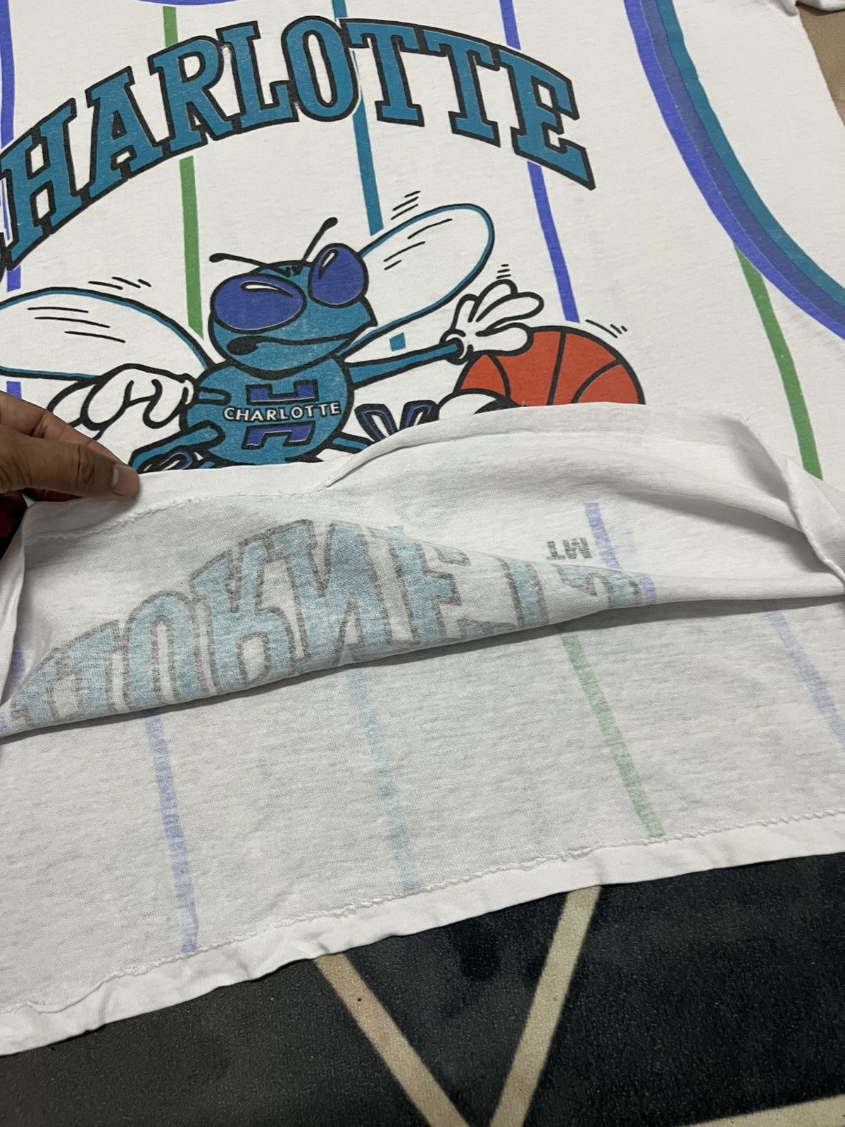 Rap Tees 💥True Vintage Trashed Distressed Charlotte Hornets NBA Tee Size US L / EU 52-54 / 3 - 10 Thumbnail