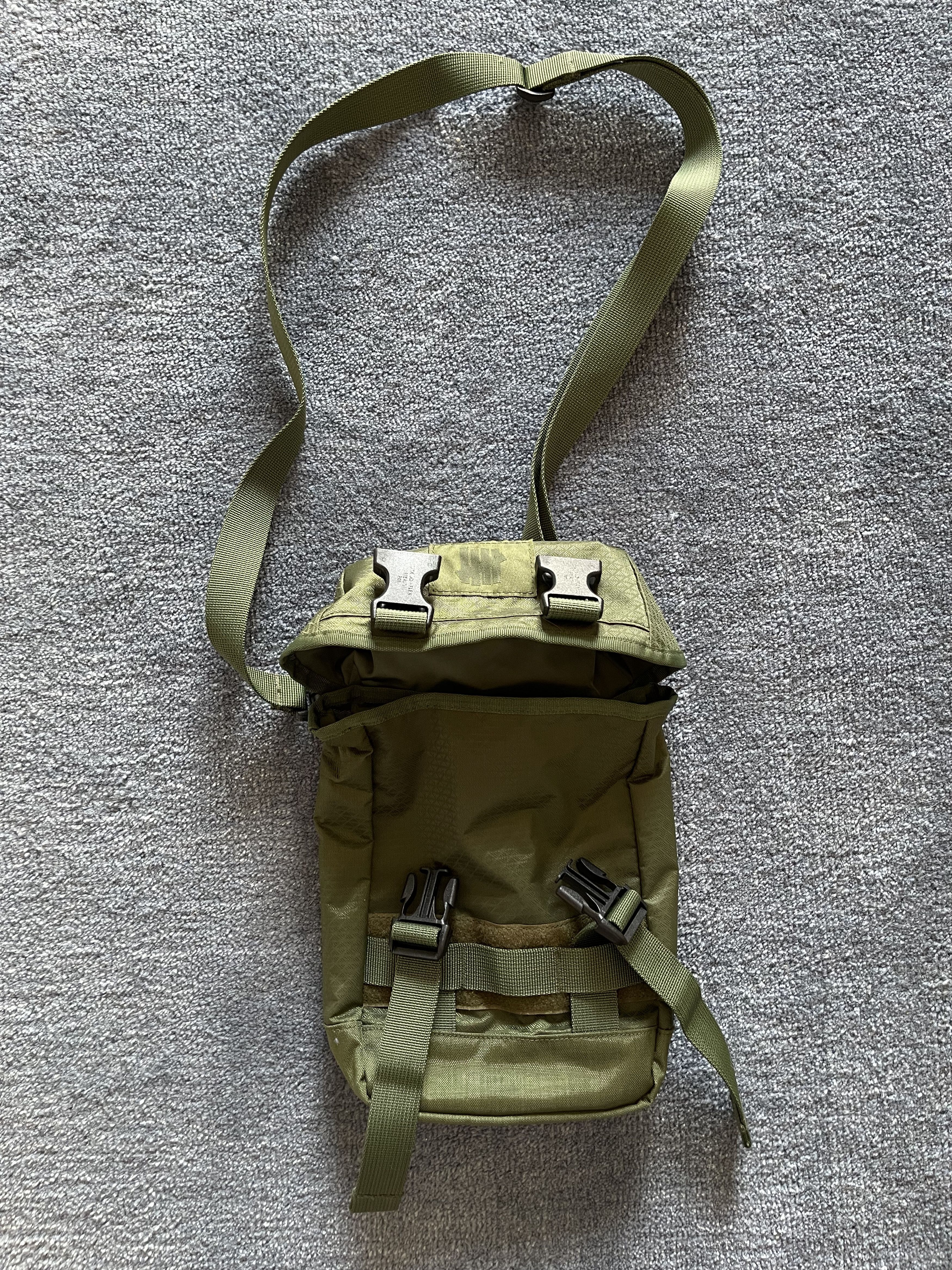 Undefeated UNDEFEATED Crossbody Shoulder Bag Olive Nylon Geometric Size ONE SIZE - 6 Thumbnail
