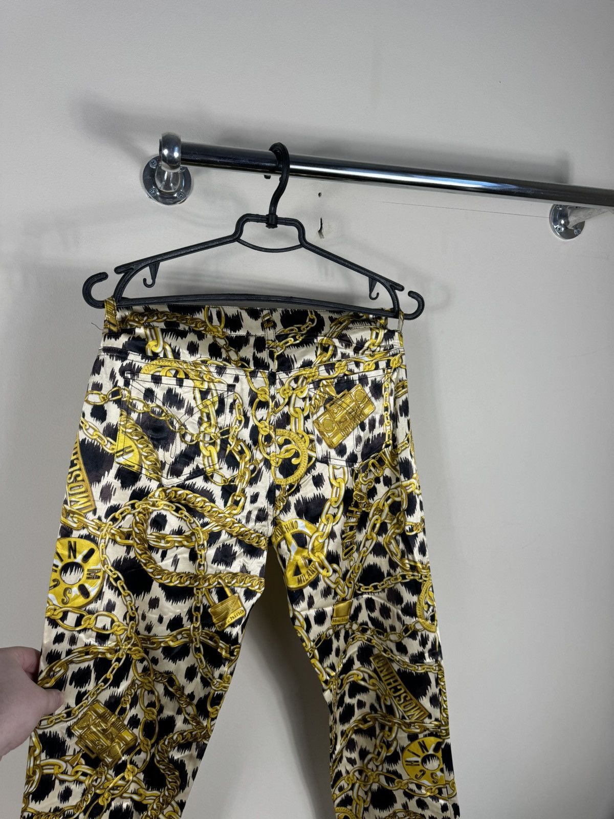 H&M × Moschino MOSCHINO X H&M GOLD CHAIN PATTERNED PANTS Size 34" / US 12 / IT 48 - 6 Thumbnail