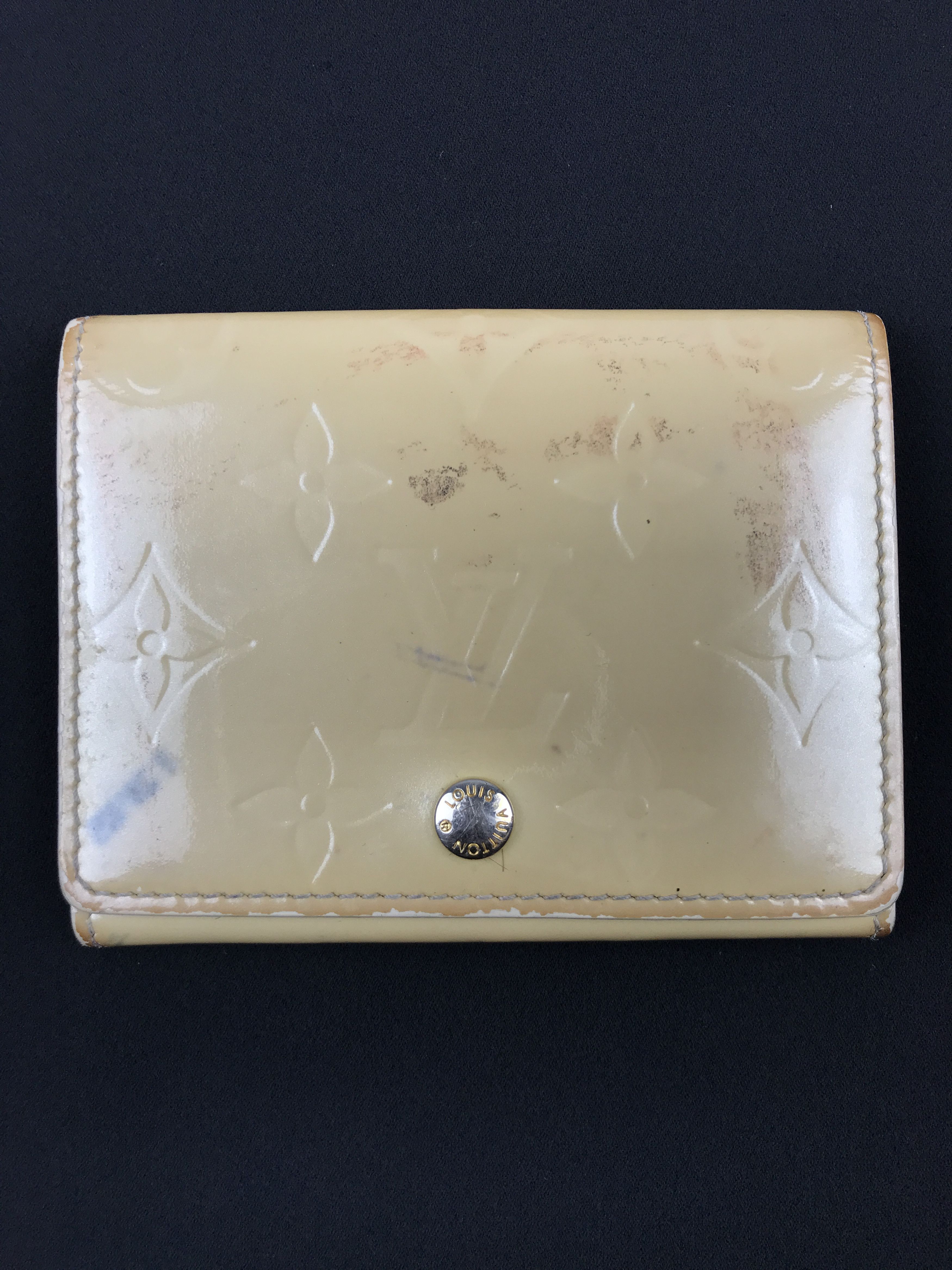 Louis Vuitton Vintage Louis Vuitton Perle Monogram Vernis Flap Card ...