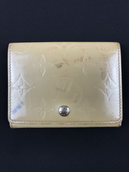 Shop Louis Vuitton AEROGRAM Pocket organizer (M69979) by