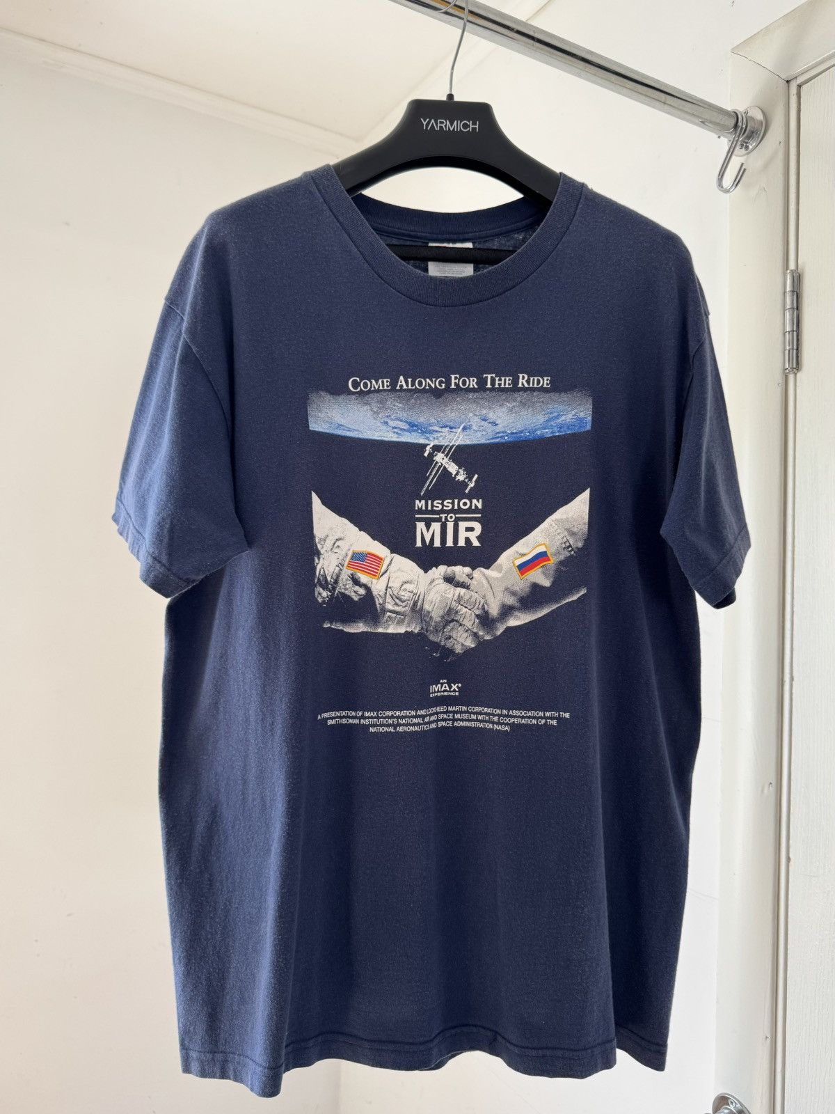 Band Tees Vintage 1997 IMAX Mission To Mir USA Movie Tee🐷 Dark Blue Size US L / EU 52-54 / 3 - 1 Thumbnail