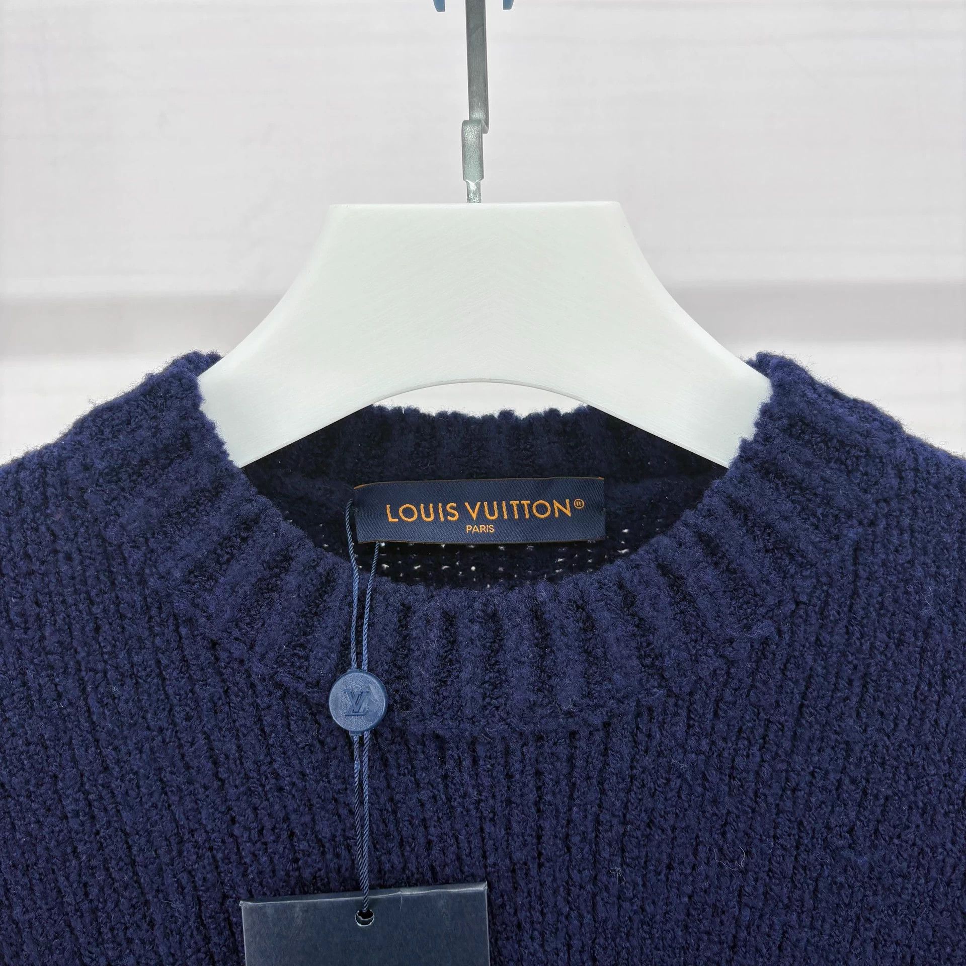 Louis Vuitton LV Intarsia Logo Teddy Sweater Navy S NWT Size US S / EU 44-46 / 1 - 3 Thumbnail