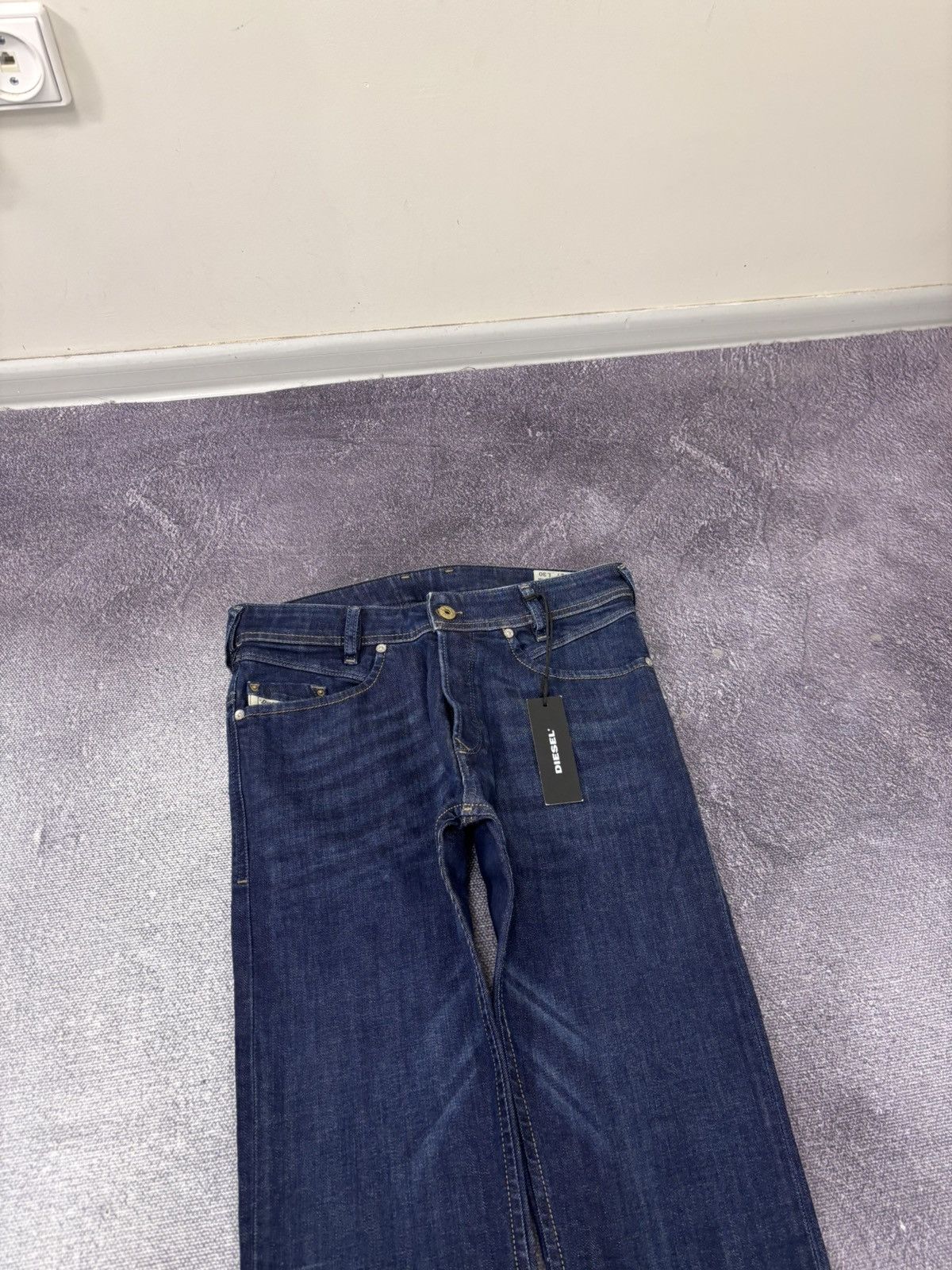 Diesel Diesel Iakop NWT Men’s Regular Slim Tapered Denim Jeans Size US 27 - 4 Thumbnail