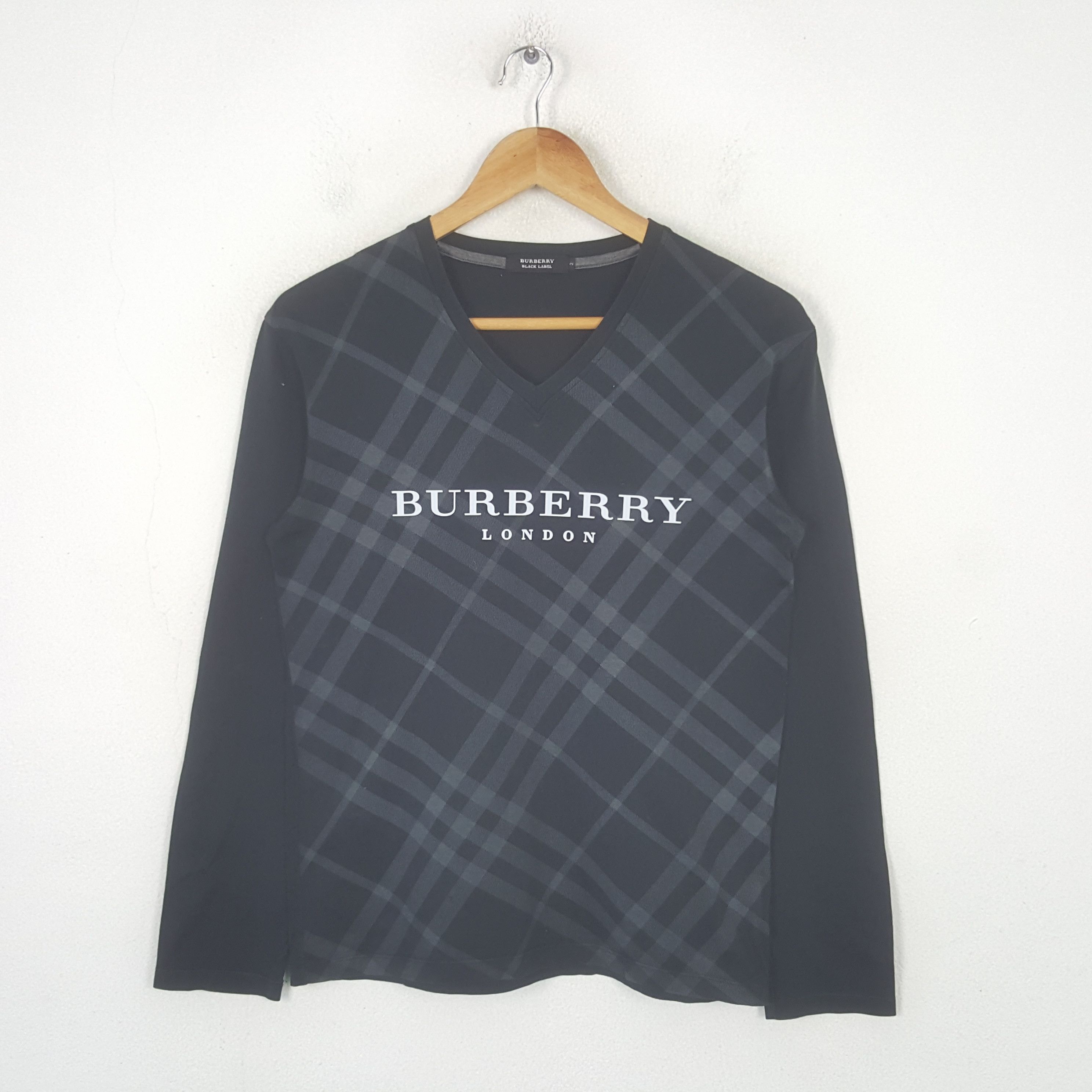 Burberry Vintage Burberry London Designer Nova Check Tshirt C294N62 Size US S / EU 44-46 / 1 - 1 Thumbnail