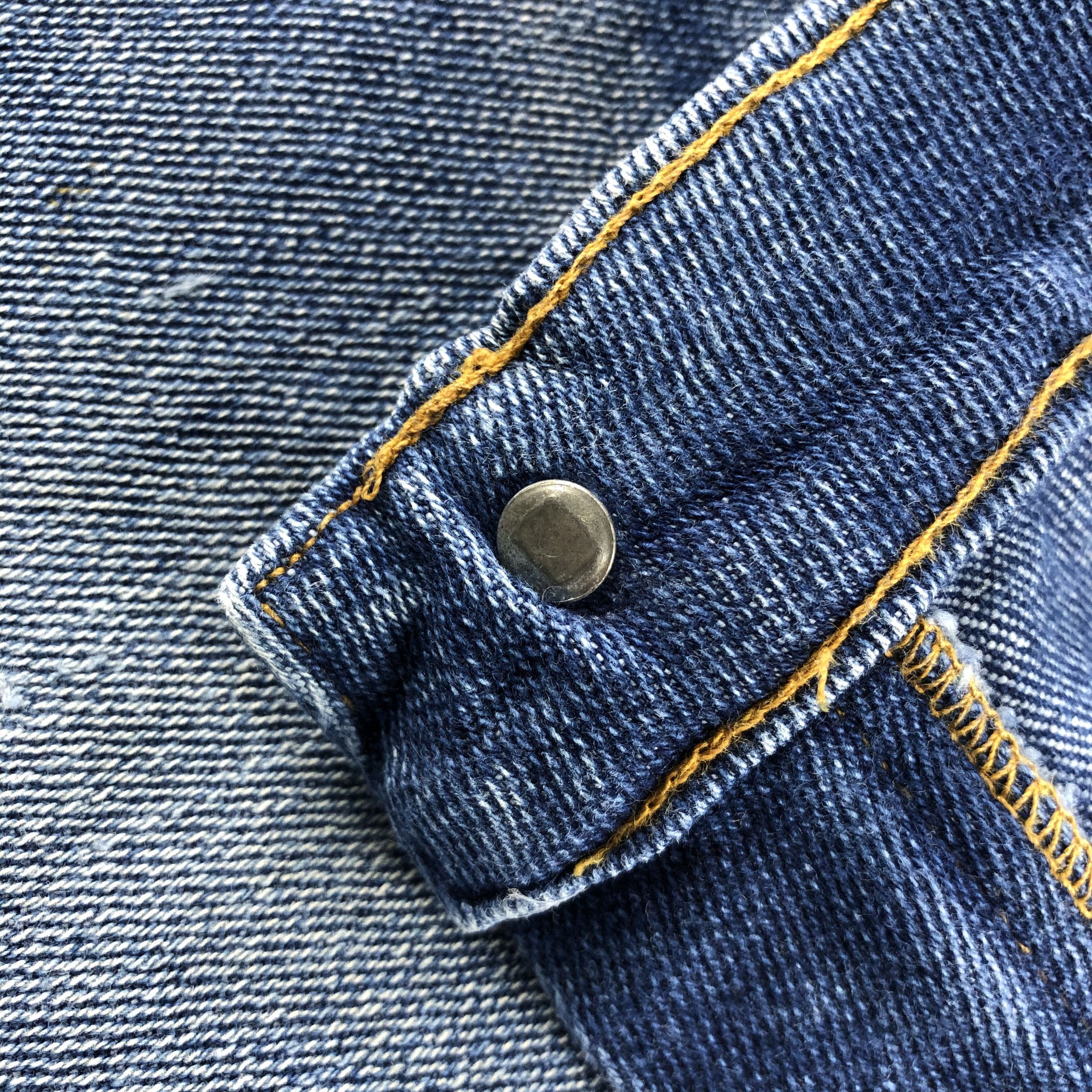 Levi's Vintage Levis 547 Jeans Blue Wash Denim KJ864 Size US 37 - 12 Thumbnail