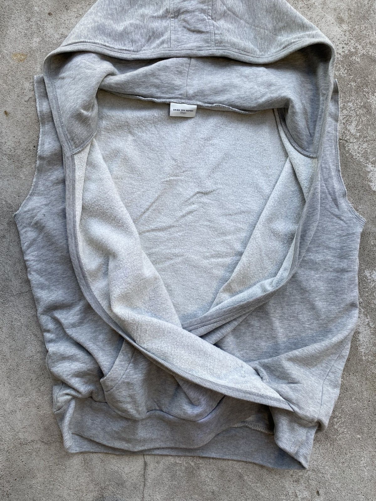 Dries Van Noten DRIES VAN NOTEN SLEEVELESS HOODIE Size US M / EU 48-50 / 2 - 5 Thumbnail