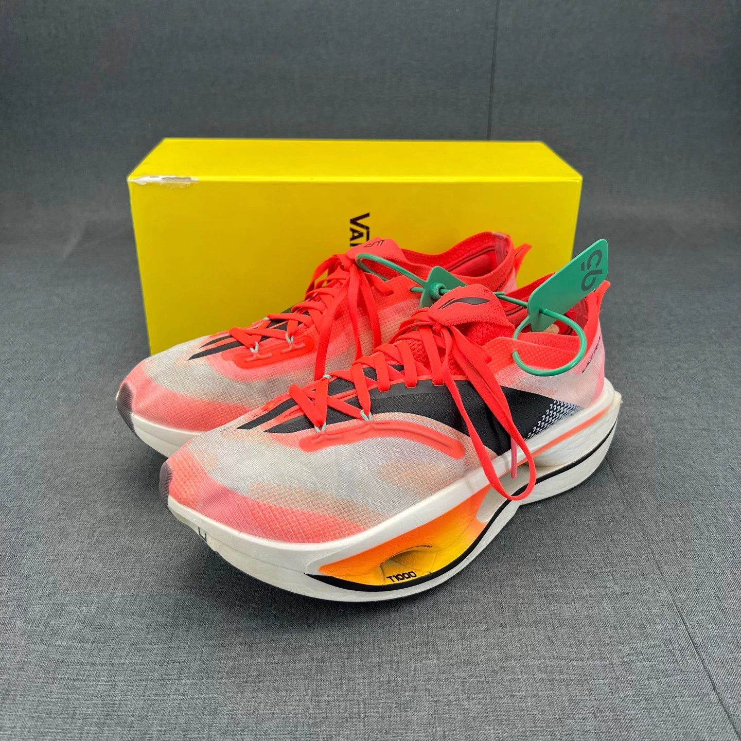 Li-Ning LI-NING Feidie 5 Ultra Fluorescent Red 42 Size US 9 / EU 42 - 1 Thumbnail