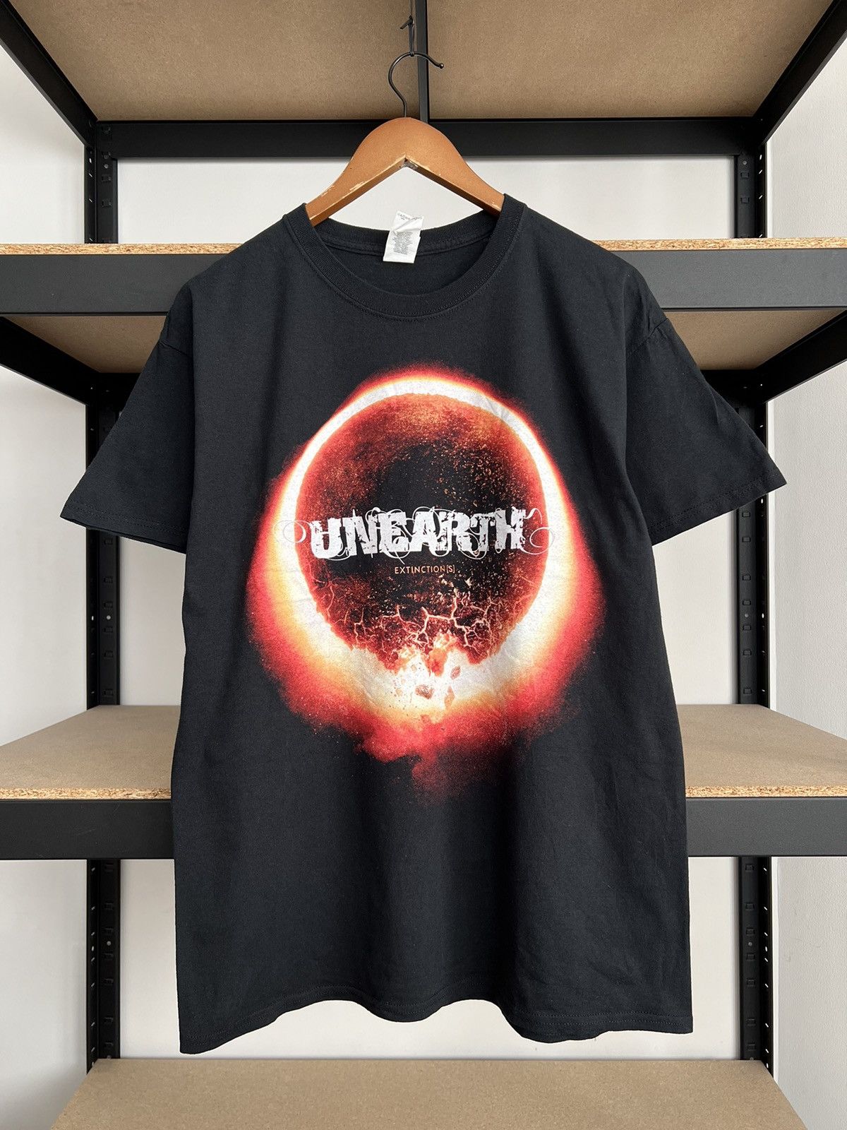 Band Tees Vintage 2019 Unearth Metalcore Band Tour Black T-shirt Size US L / EU 52-54 / 3 - 1 Thumbnail