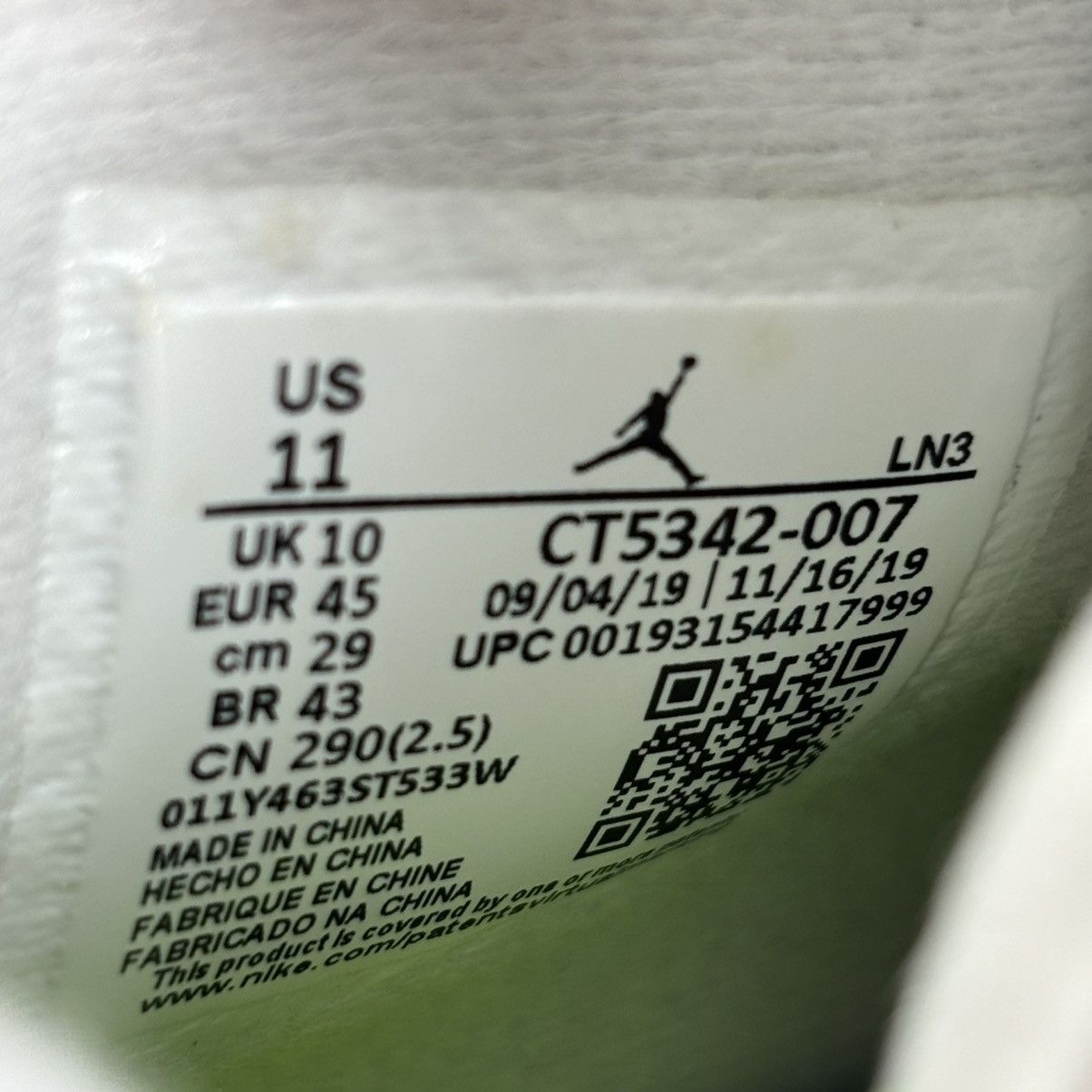 Jordan Brand Size 11 - Jordan 4 Retro SE Mid Neon 95 NEW WITH DEFECTS Size US 11 / EU 44 - 13 Thumbnail