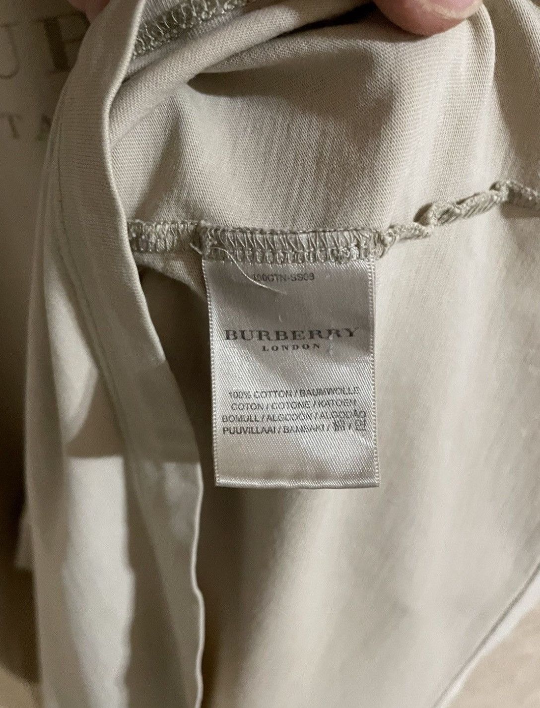 Burberry Burberry t shirt size M Size US M / EU 48-50 / 2 - 6 Thumbnail