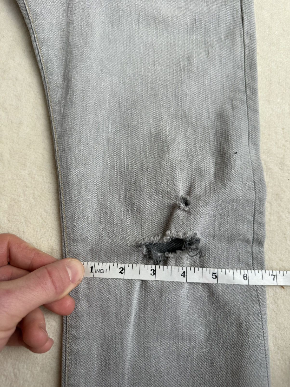 Saint Laurent Paris SS14 grail Saint Laurent grey knee tear denim jeans Hedi 31 Size US 31 - 4 Thumbnail