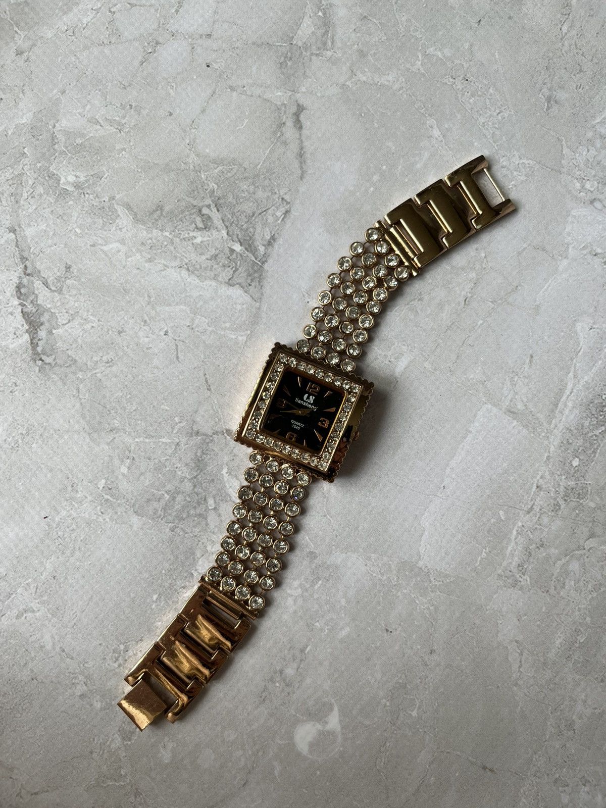 Liansheng Quartz Luxury Watch with Rhinestones
