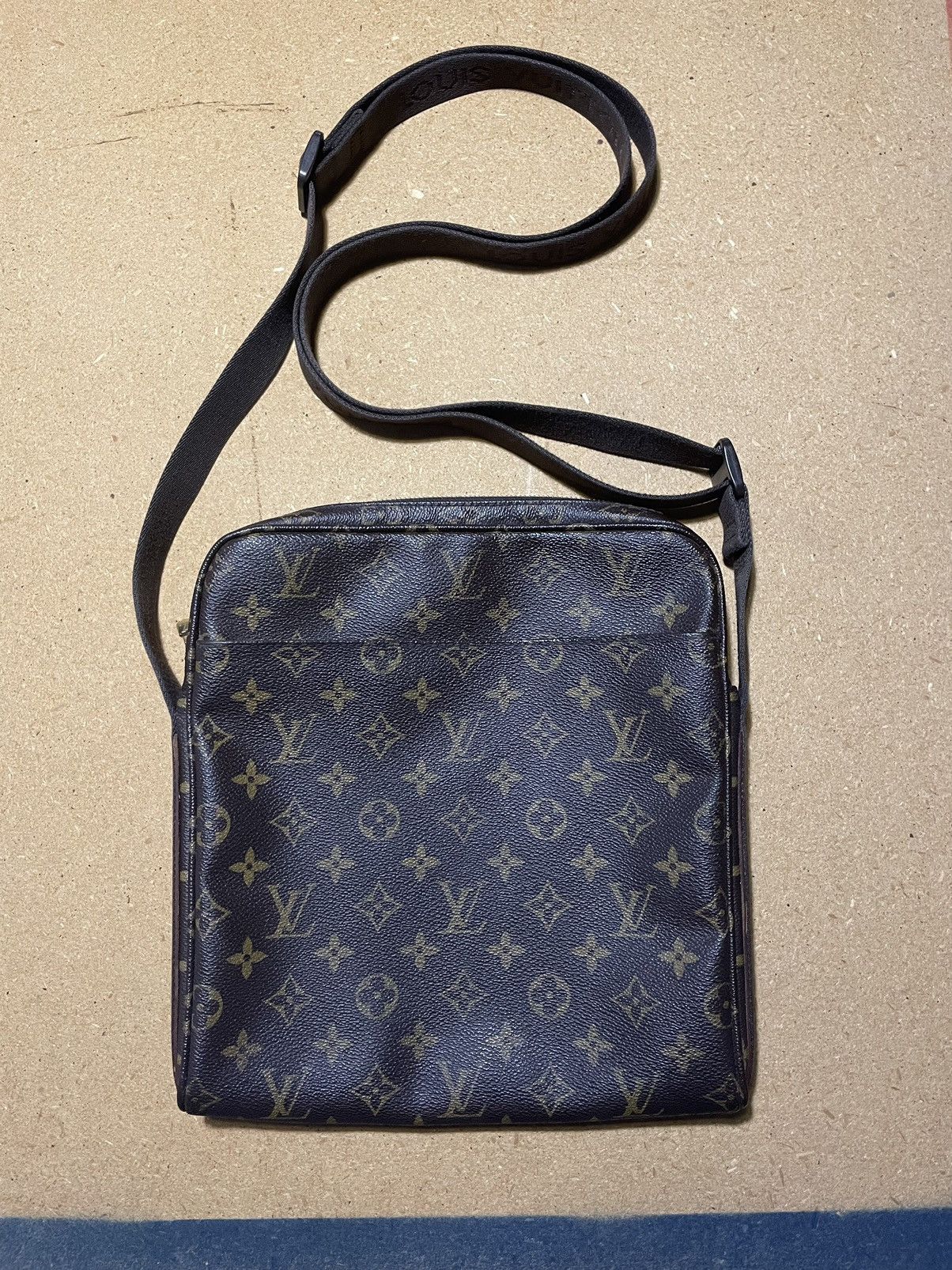 image of Louis Vuitton Trotteur Beaubourg Bag Monogram Ar1141 in Brown, Men's