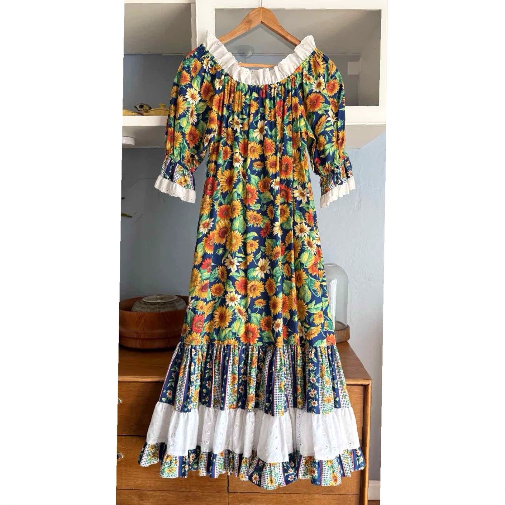 Vintage VINTAGE Lauren Michele Off Shoulder MuuMuu Dress Sunflower Eyelet Ruffle Maxi Bohemian 1980s PM Petite Womens Size M / US 6-8 / IT 42-44 - 4 Thumbnail