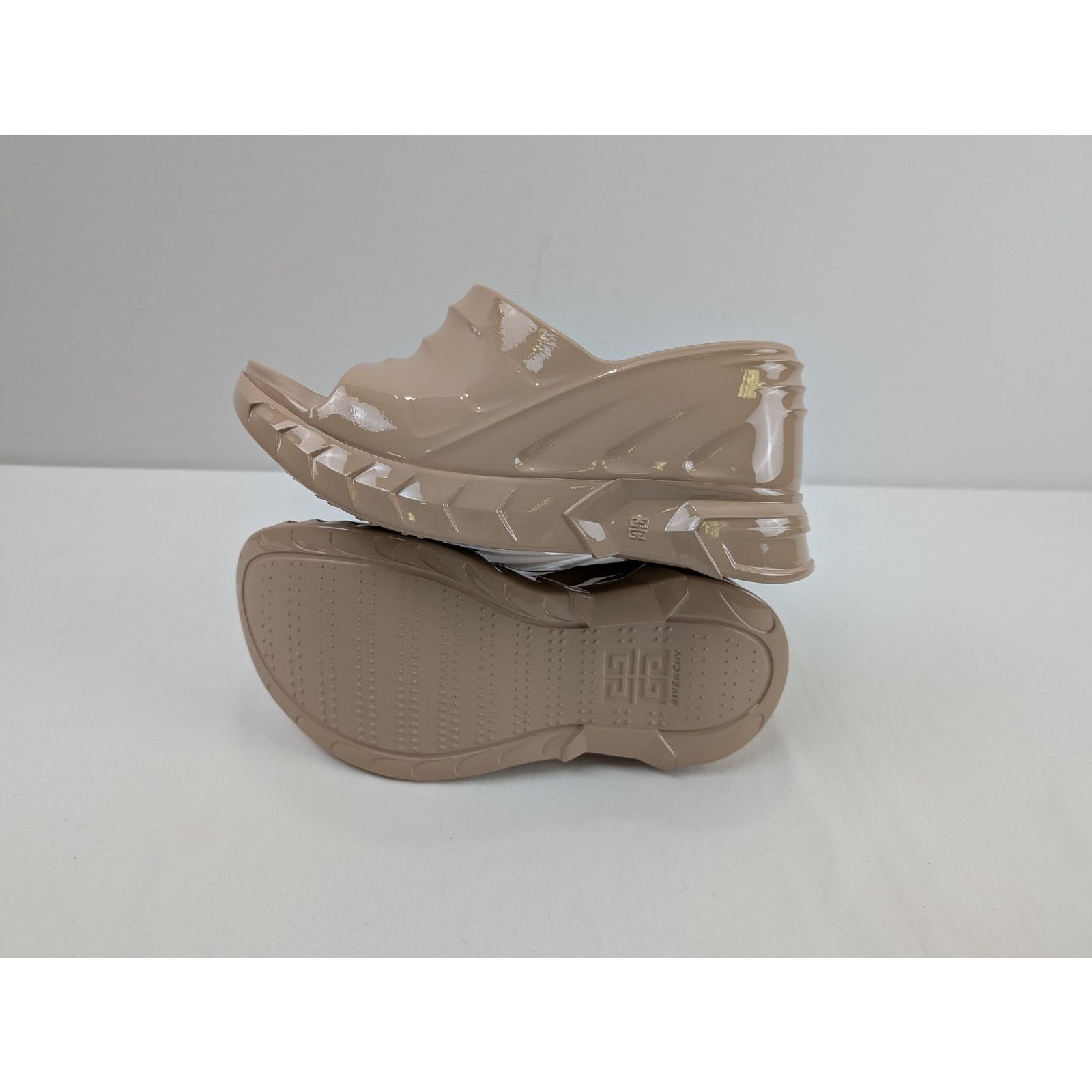 Givenchy o1rshd1 Women's Marshmallow Sandals in Nude Size US 10 / IT 40 - 9 Thumbnail